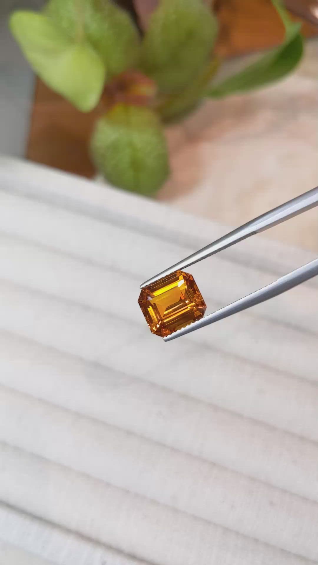 5.14 Ct. Yellowish Orange Sapphire from Ceylon (Sri Lanka) Size Video