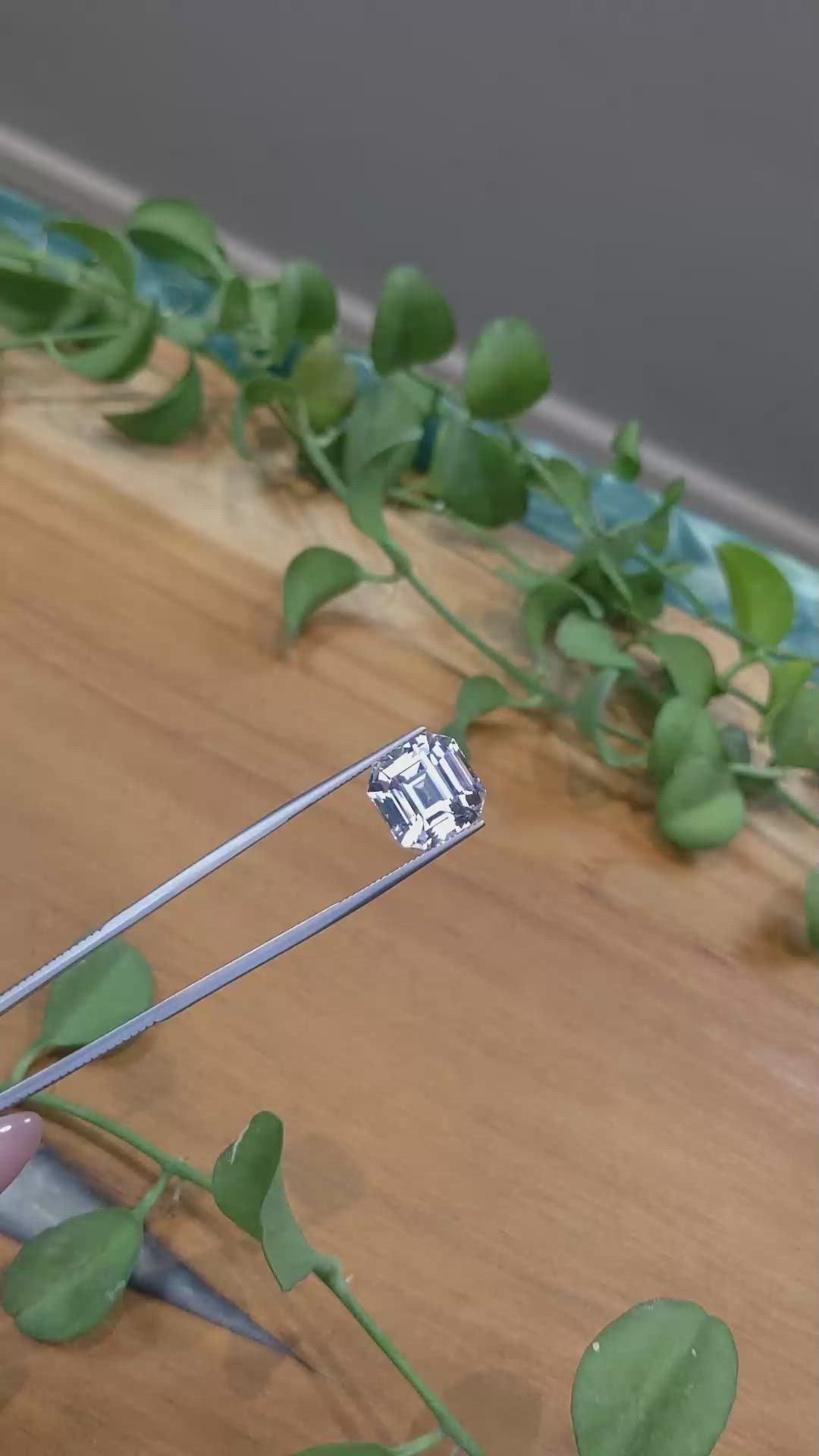 15.05 Ct. White Sapphire from Ceylon (Sri Lanka) Size Video