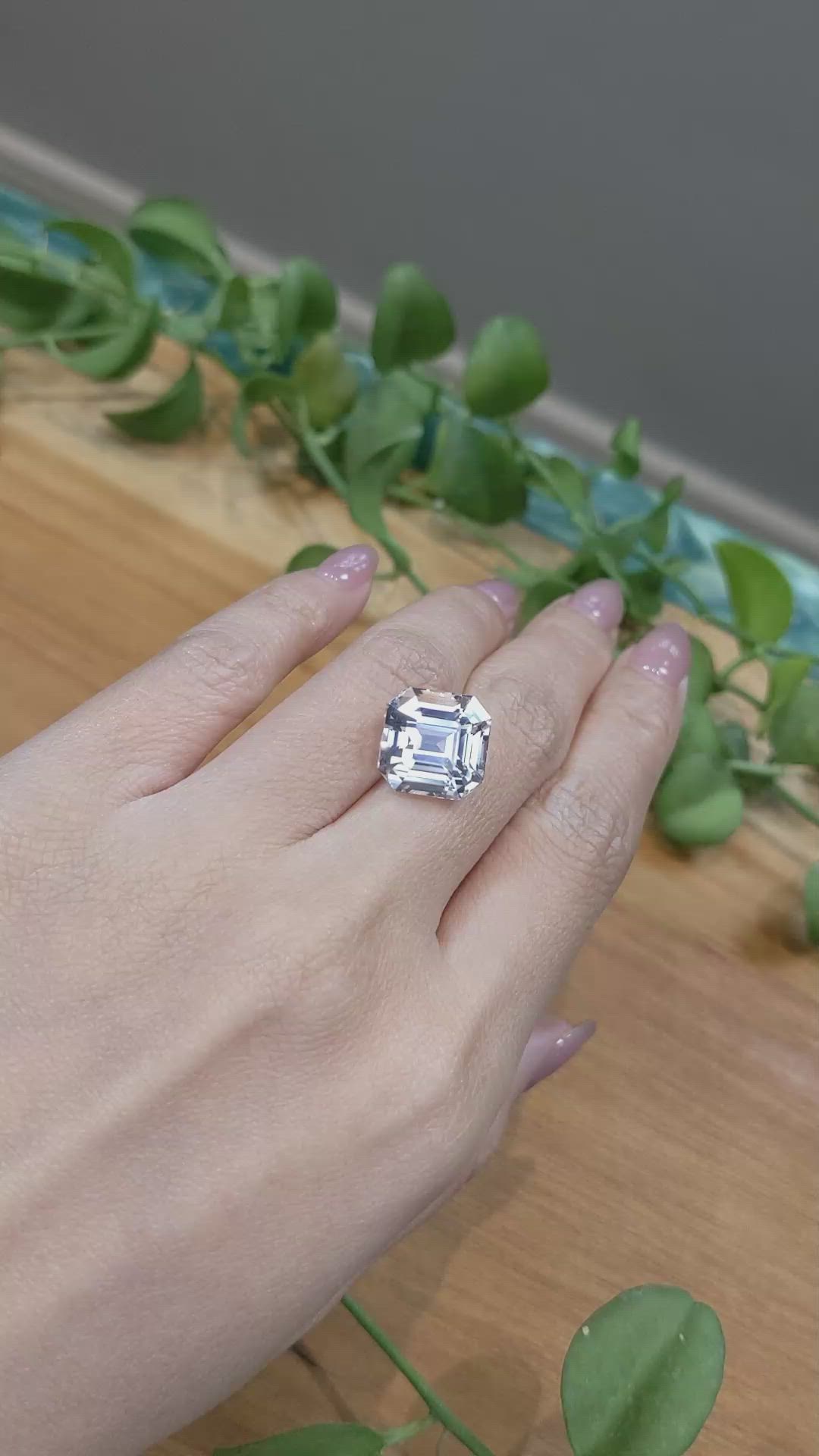 15.05 Ct. White Sapphire from Ceylon (Sri Lanka) Size Video