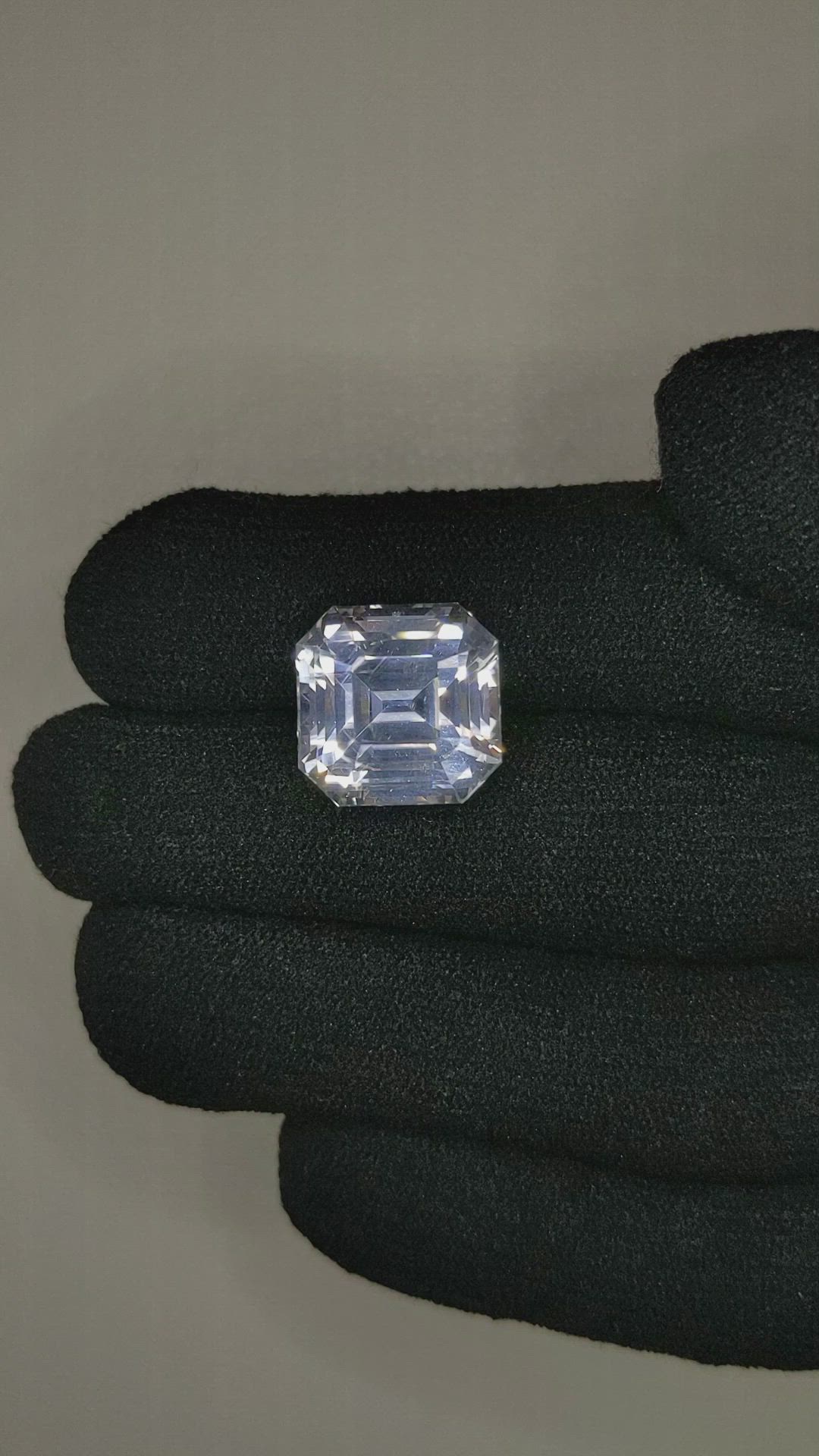 15.05 Ct. White Sapphire from Ceylon (Sri Lanka) Size Video