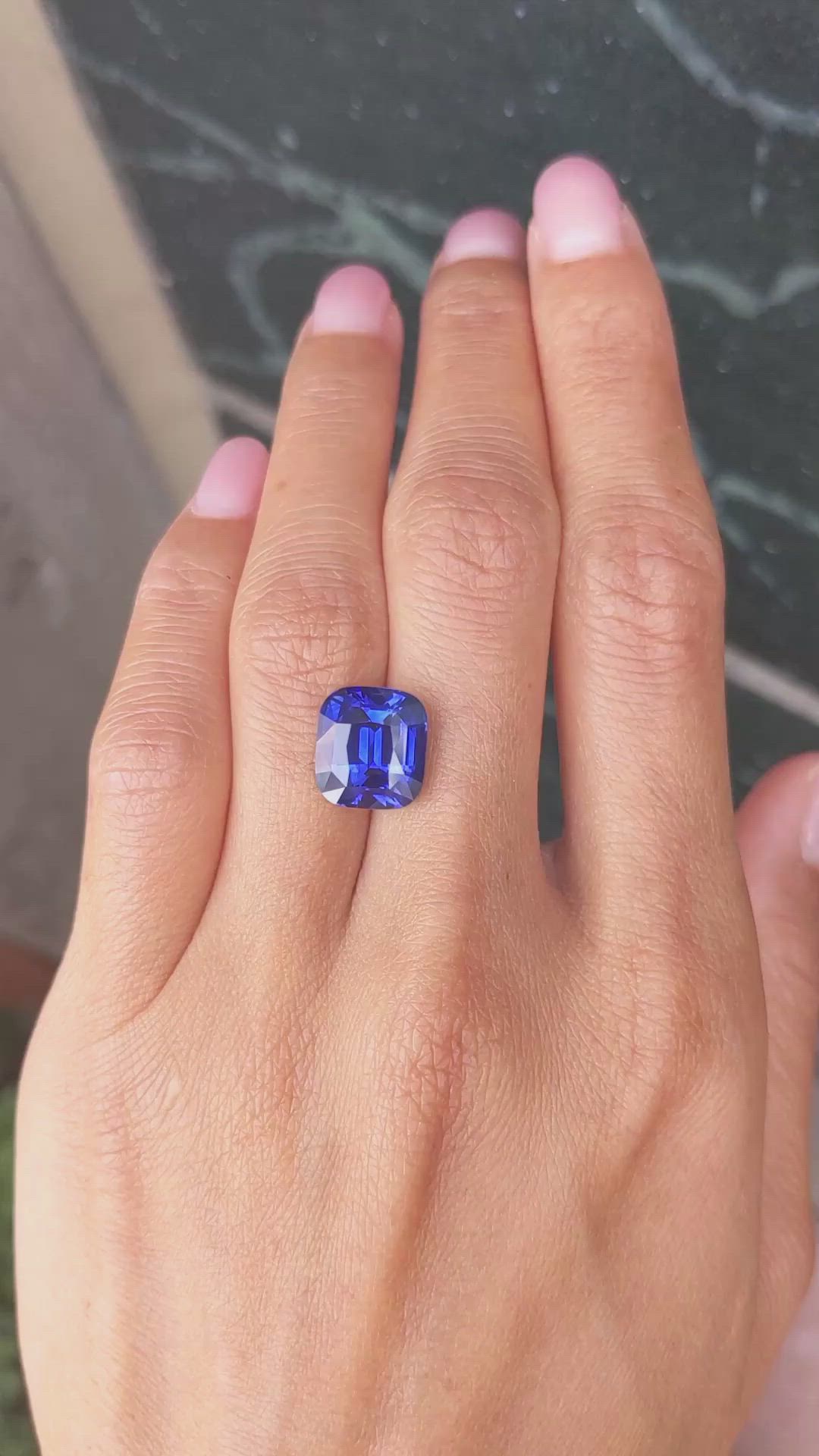 9.02 Ct. Blue Sapphire from Ceylon (Sri Lanka) Size Video