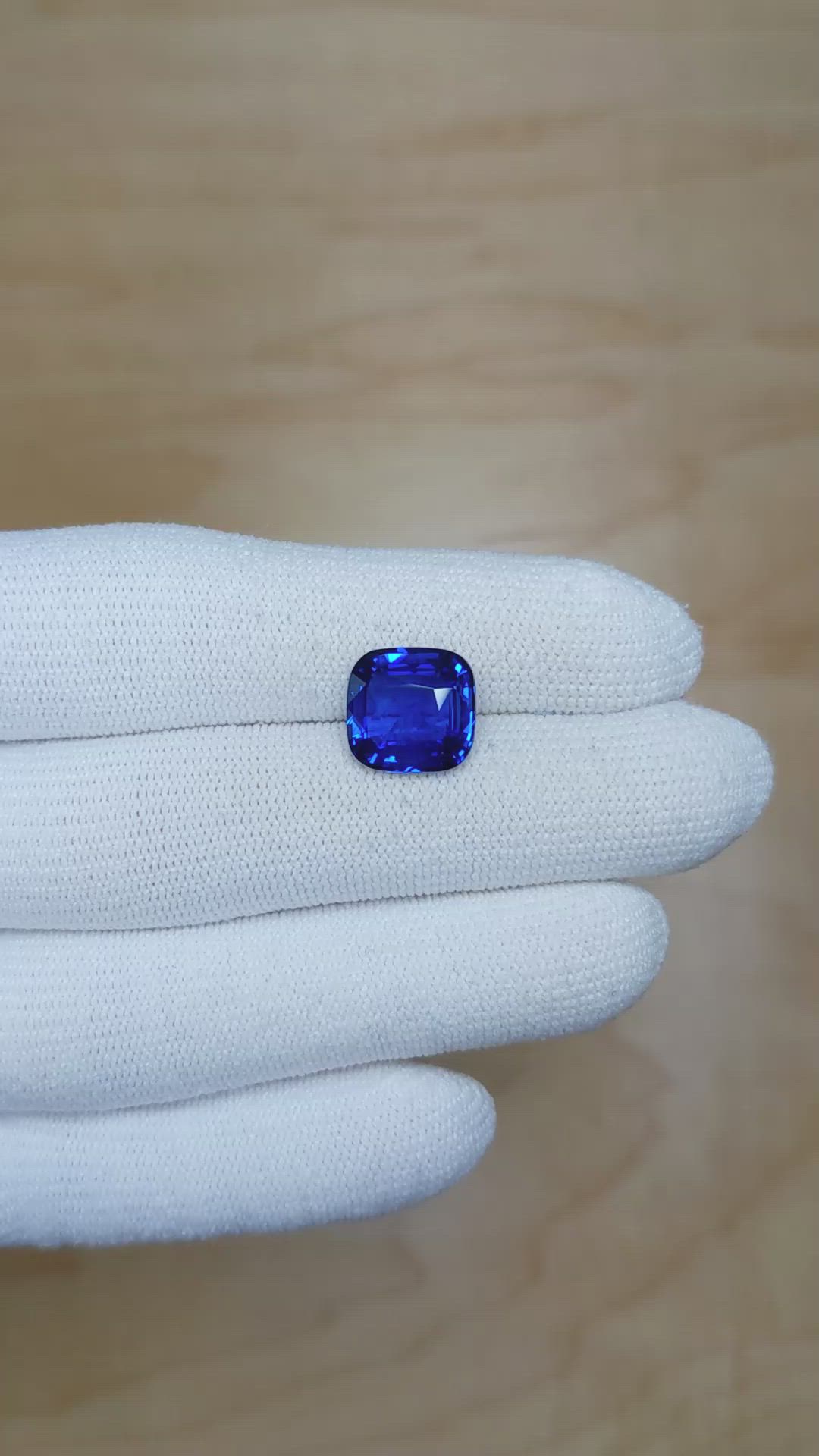 6.02 Ct. Blue Sapphire from Ceylon (Sri Lanka) Size Video