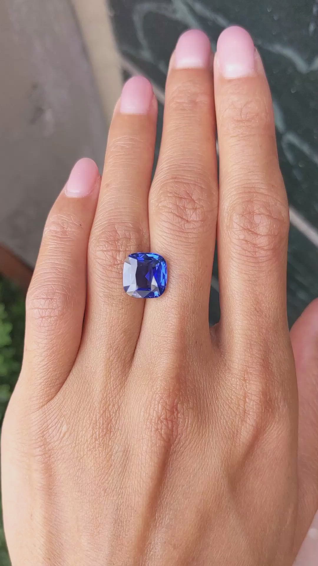 6.02 Ct. Blue Sapphire from Ceylon (Sri Lanka) Size Video