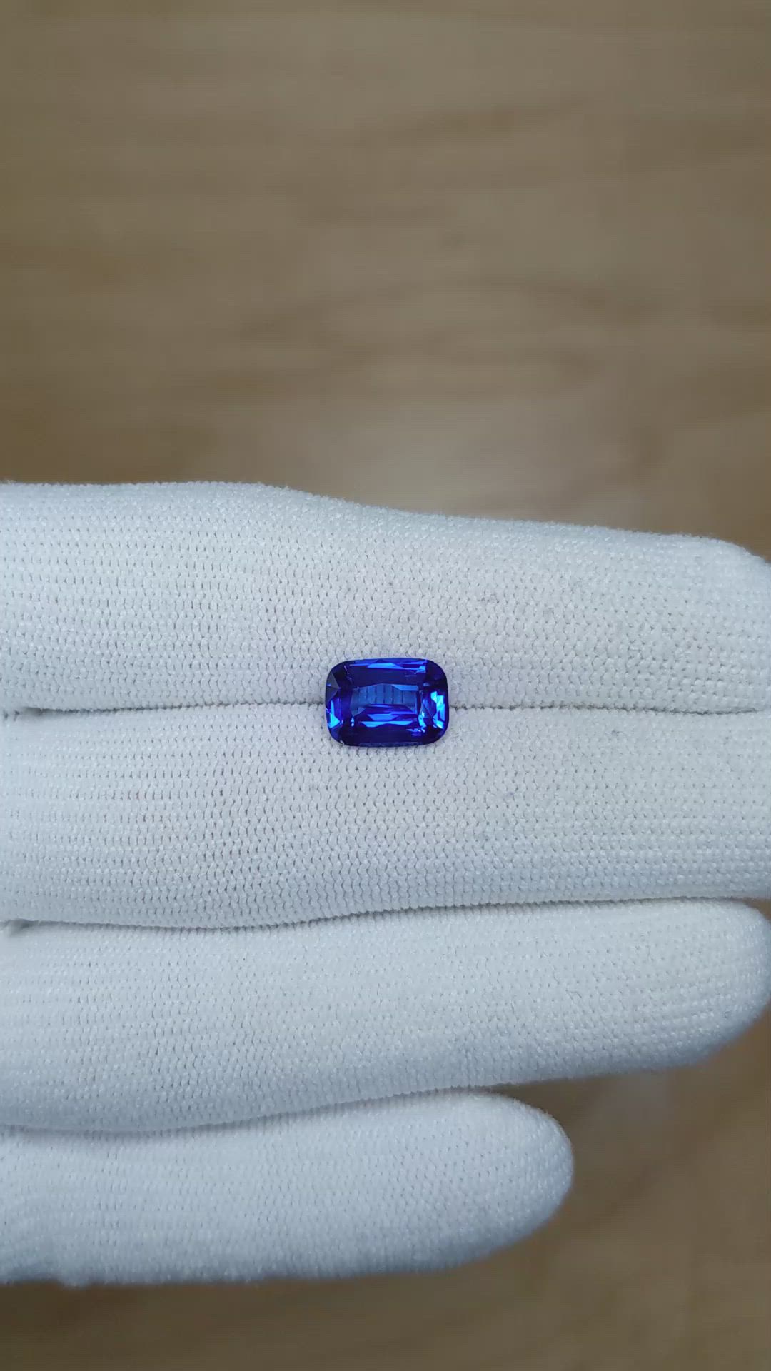 2.74 Ct. Blue Sapphire from Ceylon (Sri Lanka) Size Video