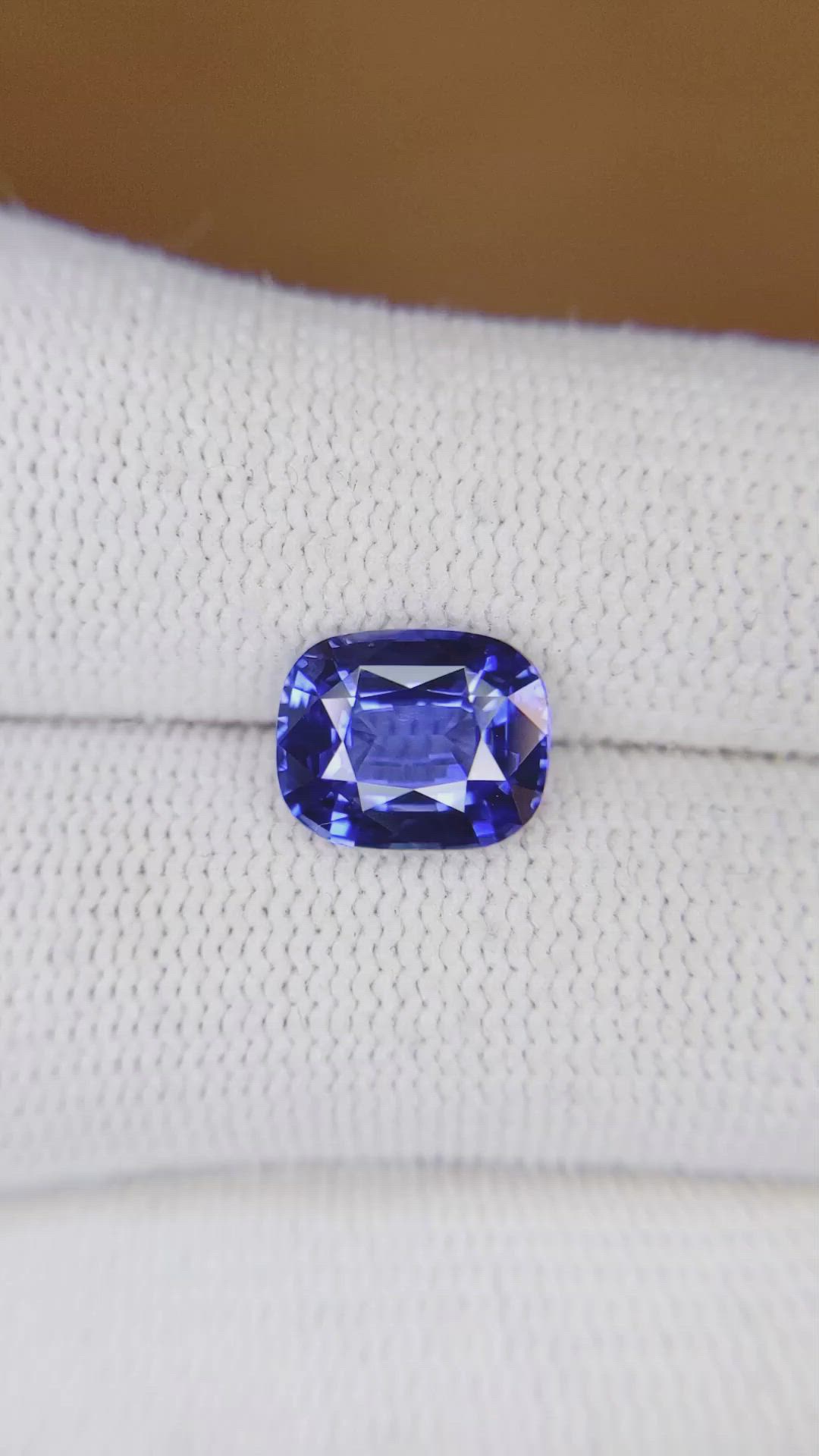 3.26 Ct. Blue Sapphire from Ceylon (Sri Lanka) Size Video
