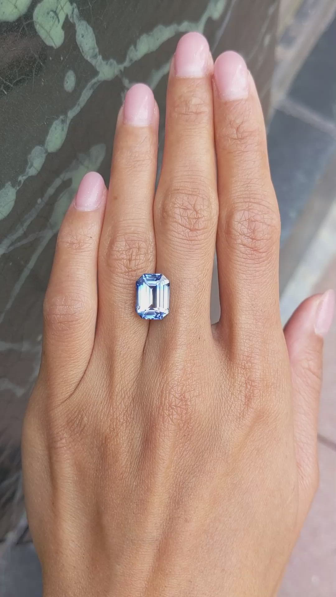 7.05 Ct. Bi Color Sapphire from Ceylon (Sri Lanka) Size Video