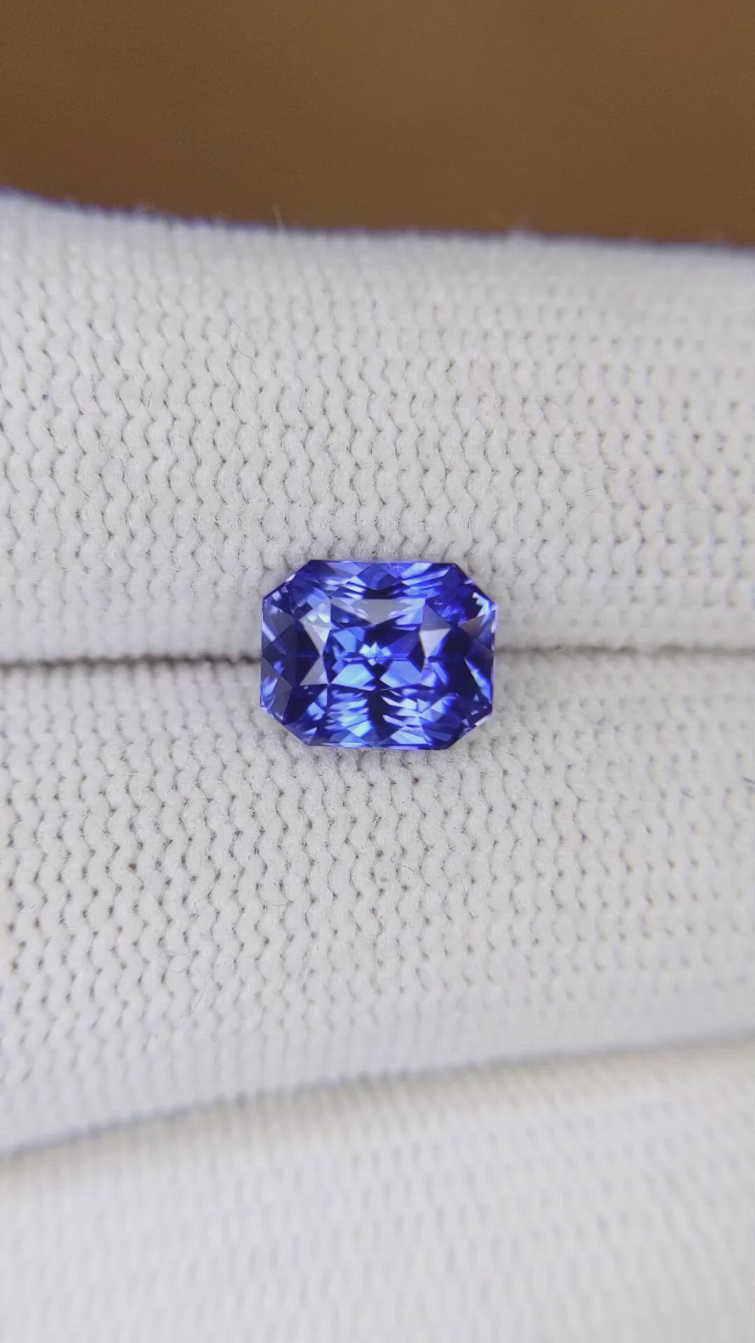 2.51 Ct. Blue Sapphire from Ceylon (Sri Lanka) Size Video