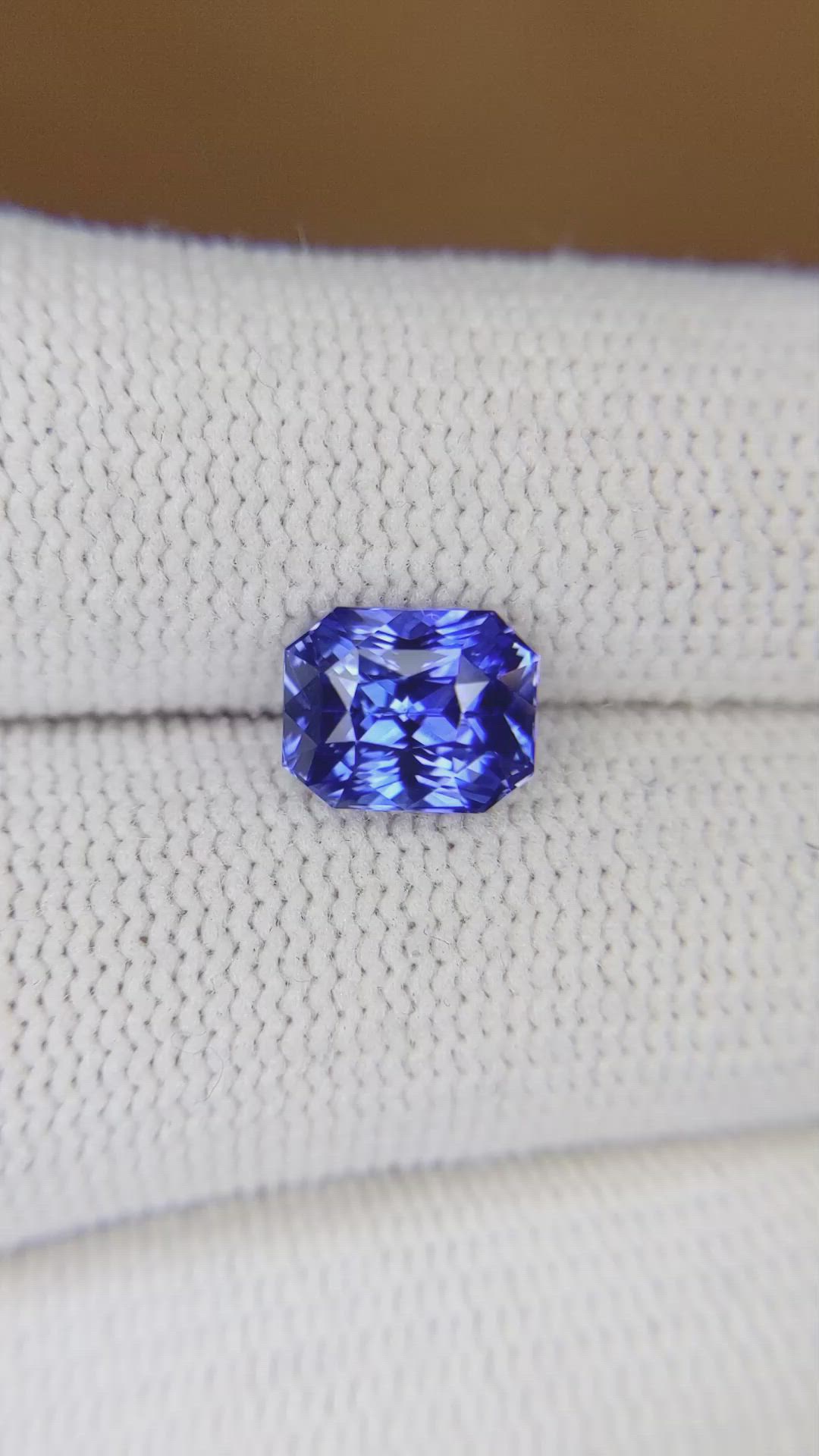 2.51 Ct. Blue Sapphire from Ceylon (Sri Lanka) Size Video