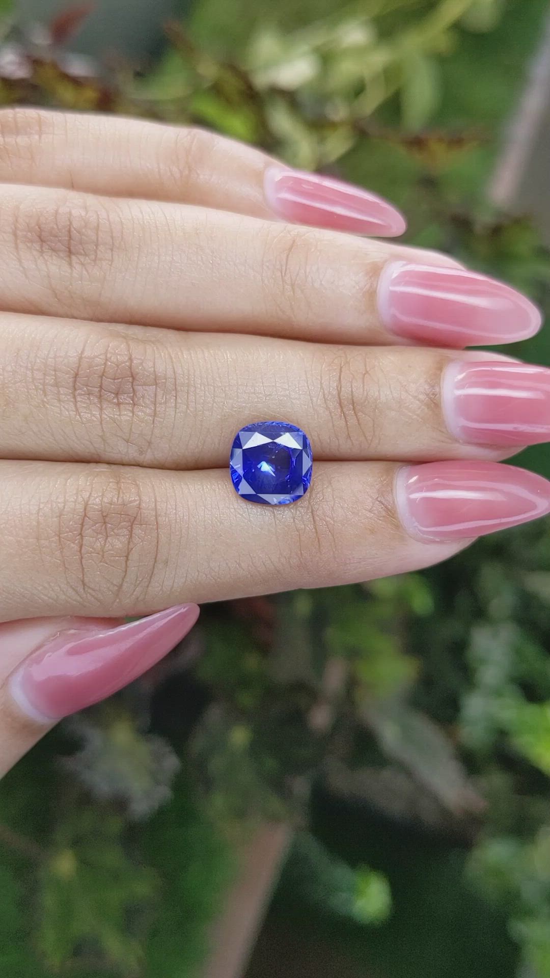 3.79 Ct. Blue Sapphire from Ceylon (Sri Lanka) Size Video
