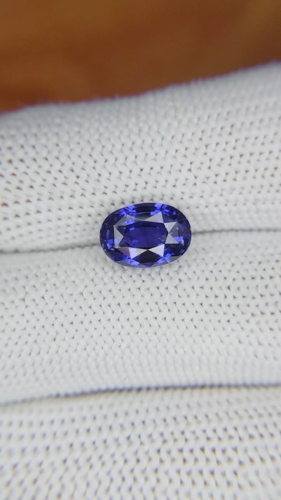 3.23 Ct. Blue Sapphire from Ceylon (Sri Lanka) Size Video