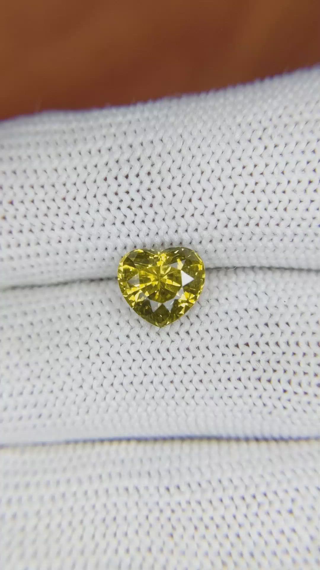 2.47 Ct. Greenish Yellow Sapphire from Ceylon (Sri Lanka) Size Video