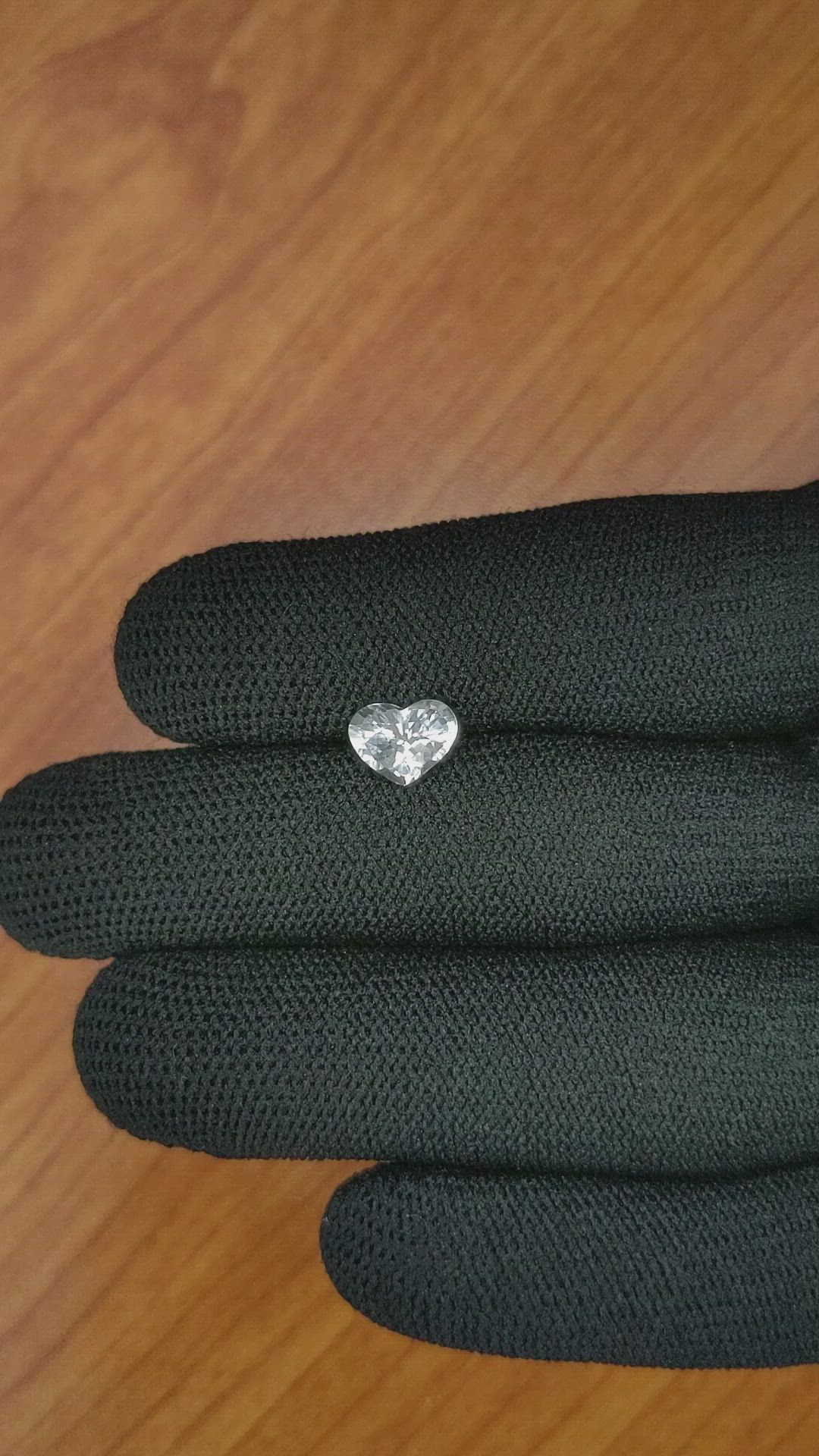 1.65 Ct. White Sapphire from Ceylon (Sri Lanka) Size Video