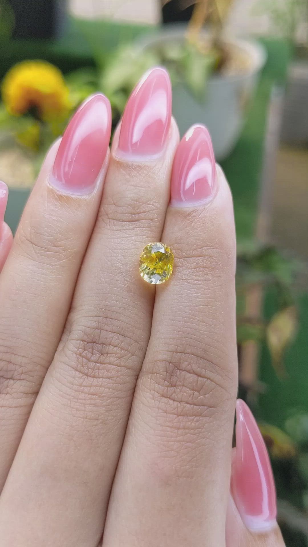 2.09 Ct. Yellow Sapphire from Ceylon (Sri Lanka) Size Video
