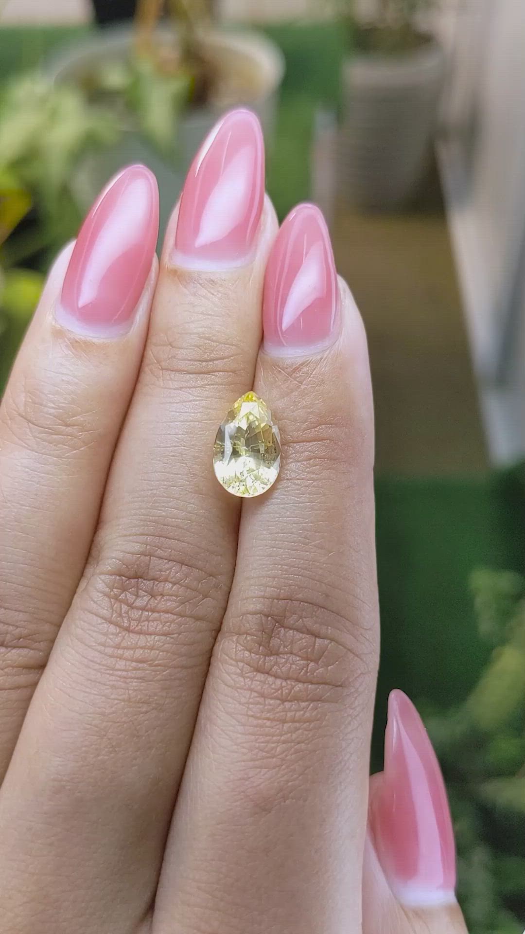 3.18 Ct. Yellow Sapphire from Ceylon (Sri Lanka) Size Video