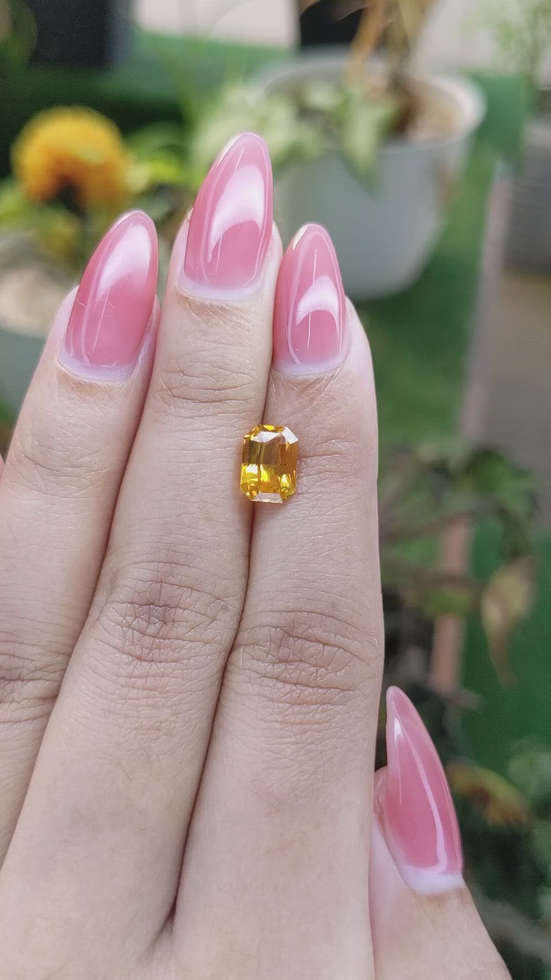 2.12 Ct. Yellowish Orange Sapphire from Ceylon (Sri Lanka) Size Video