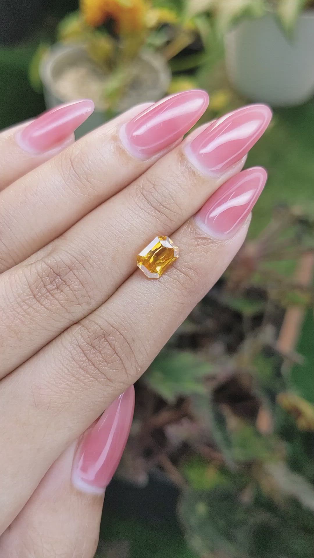 2.12 Ct. Yellowish Orange Sapphire from Ceylon (Sri Lanka) Size Video