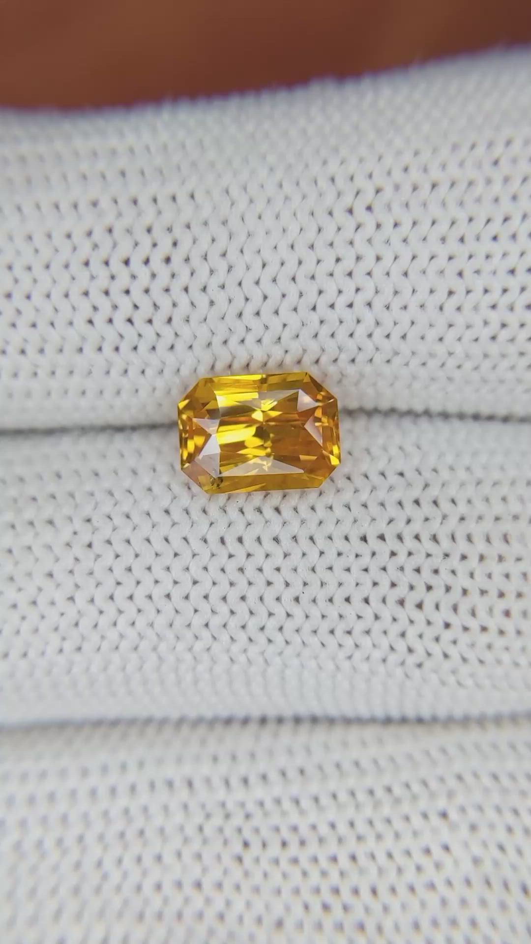 2.12 Ct. Yellowish Orange Sapphire from Ceylon (Sri Lanka) Size Video