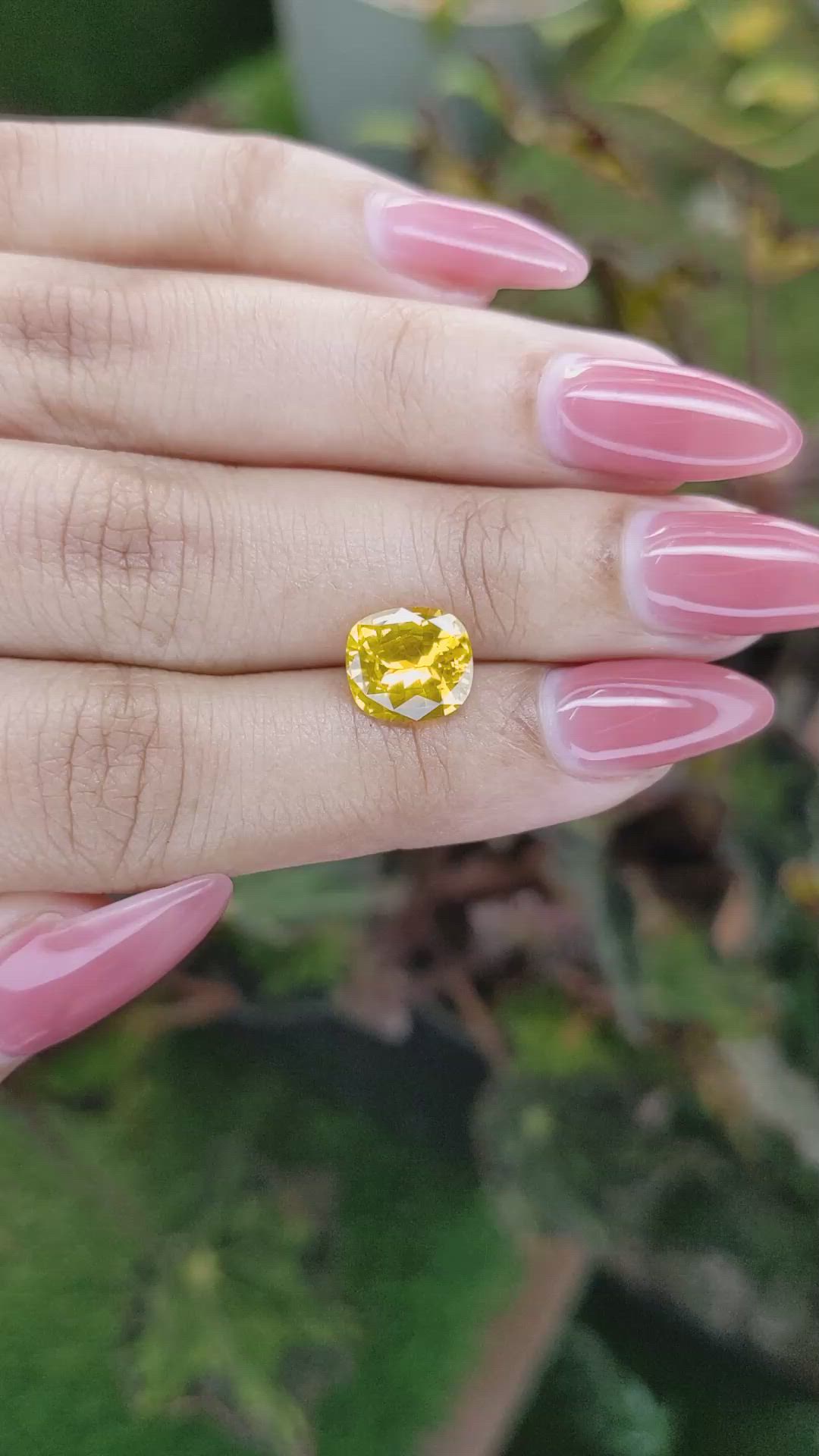 3.03 Ct. Yellow Sapphire from Ceylon (Sri Lanka) Size Video