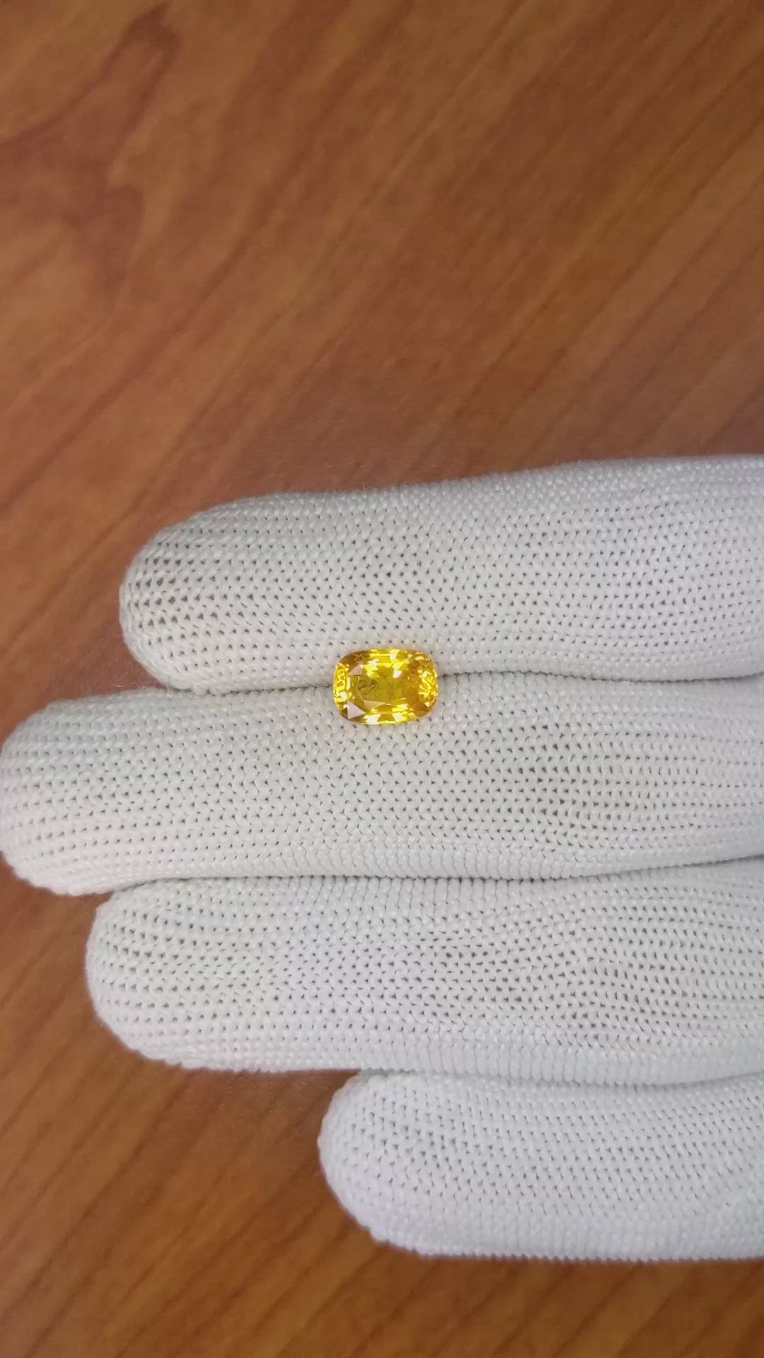 2.13 Ct. Yellow Sapphire from Ceylon (Sri Lanka) Size Video