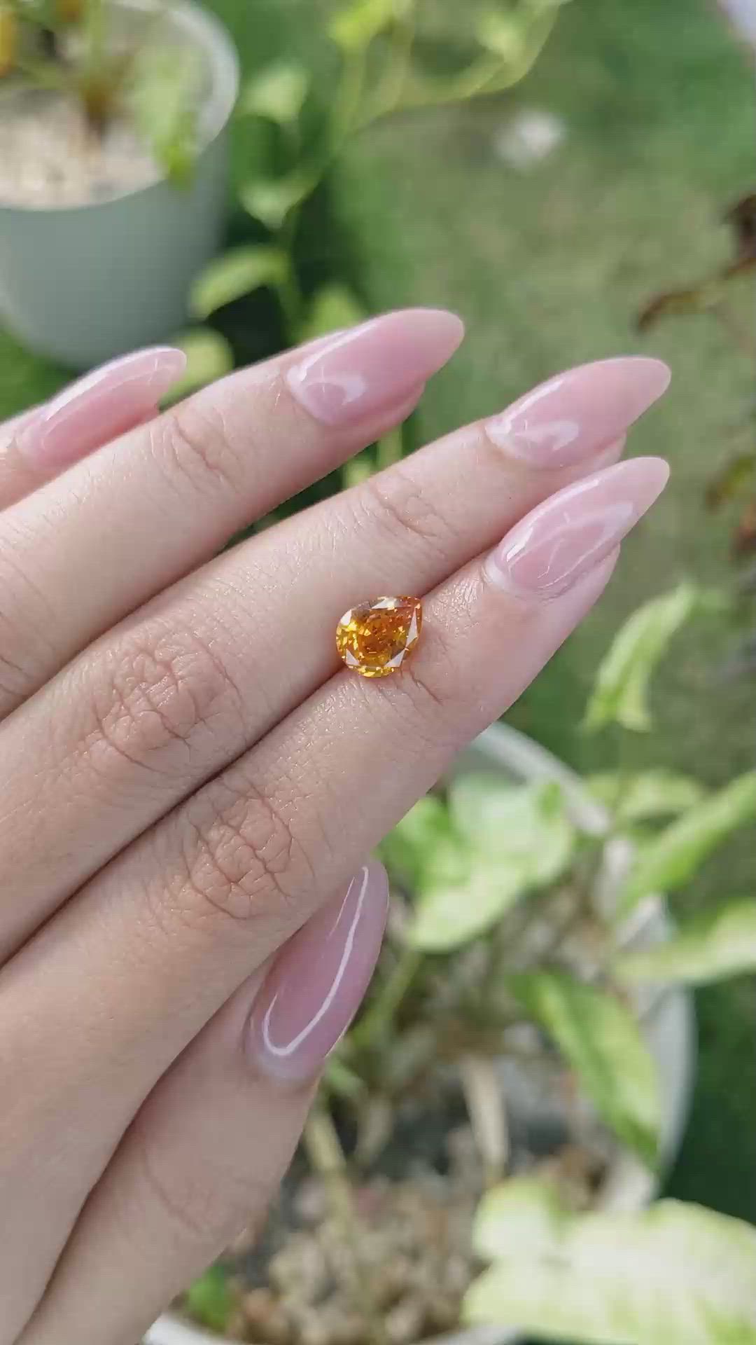 2.01 Ct. Yellowish Orange Sapphire from Ceylon (Sri Lanka) Size Video