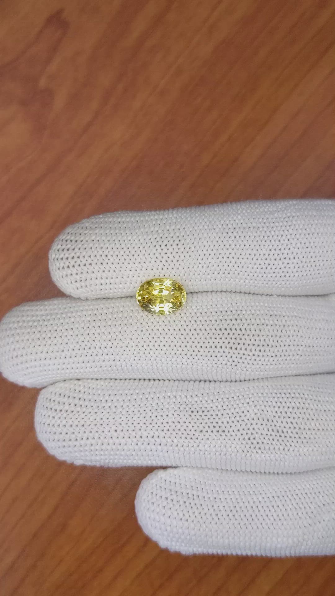 2.55 Ct. Yellow Sapphire from Ceylon (Sri Lanka) Size Video