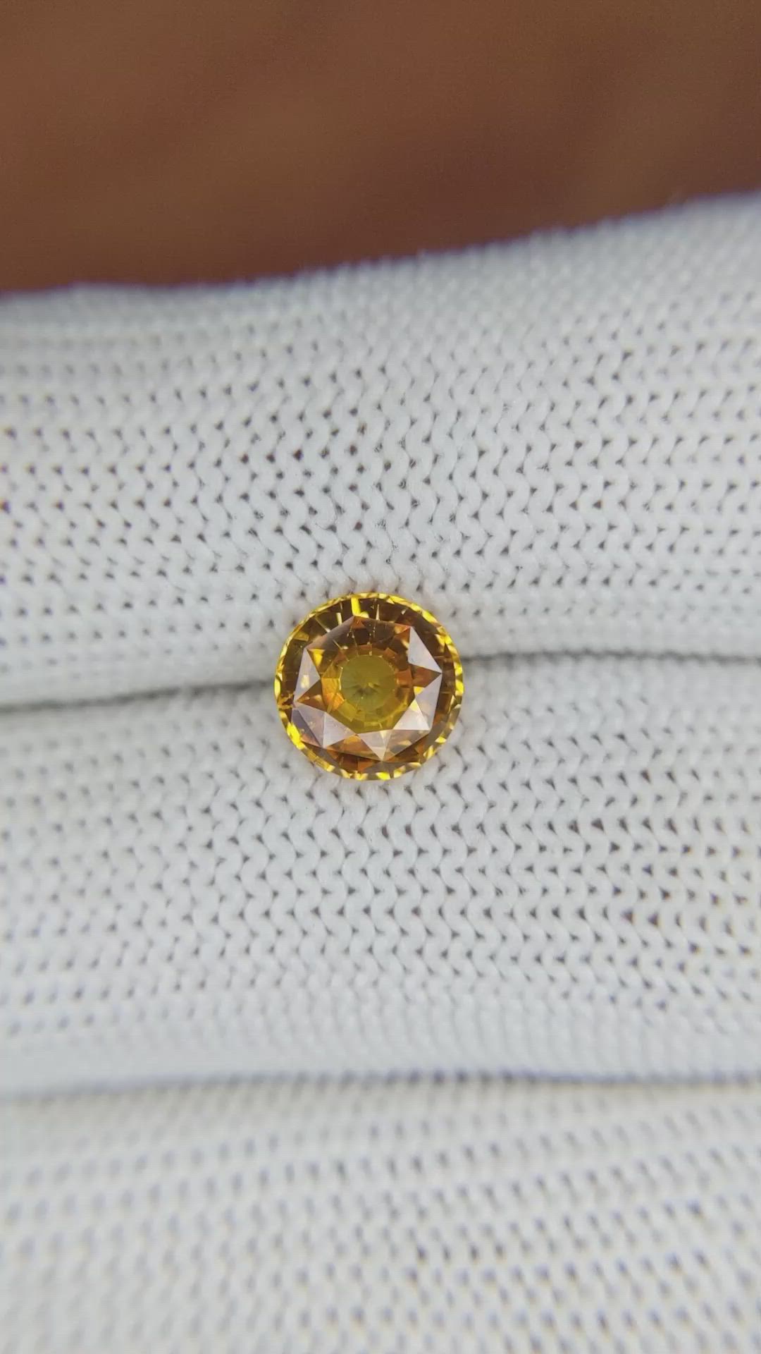 1.81 Ct. Yellowish Orange Sapphire from Ceylon (Sri Lanka) Size Video