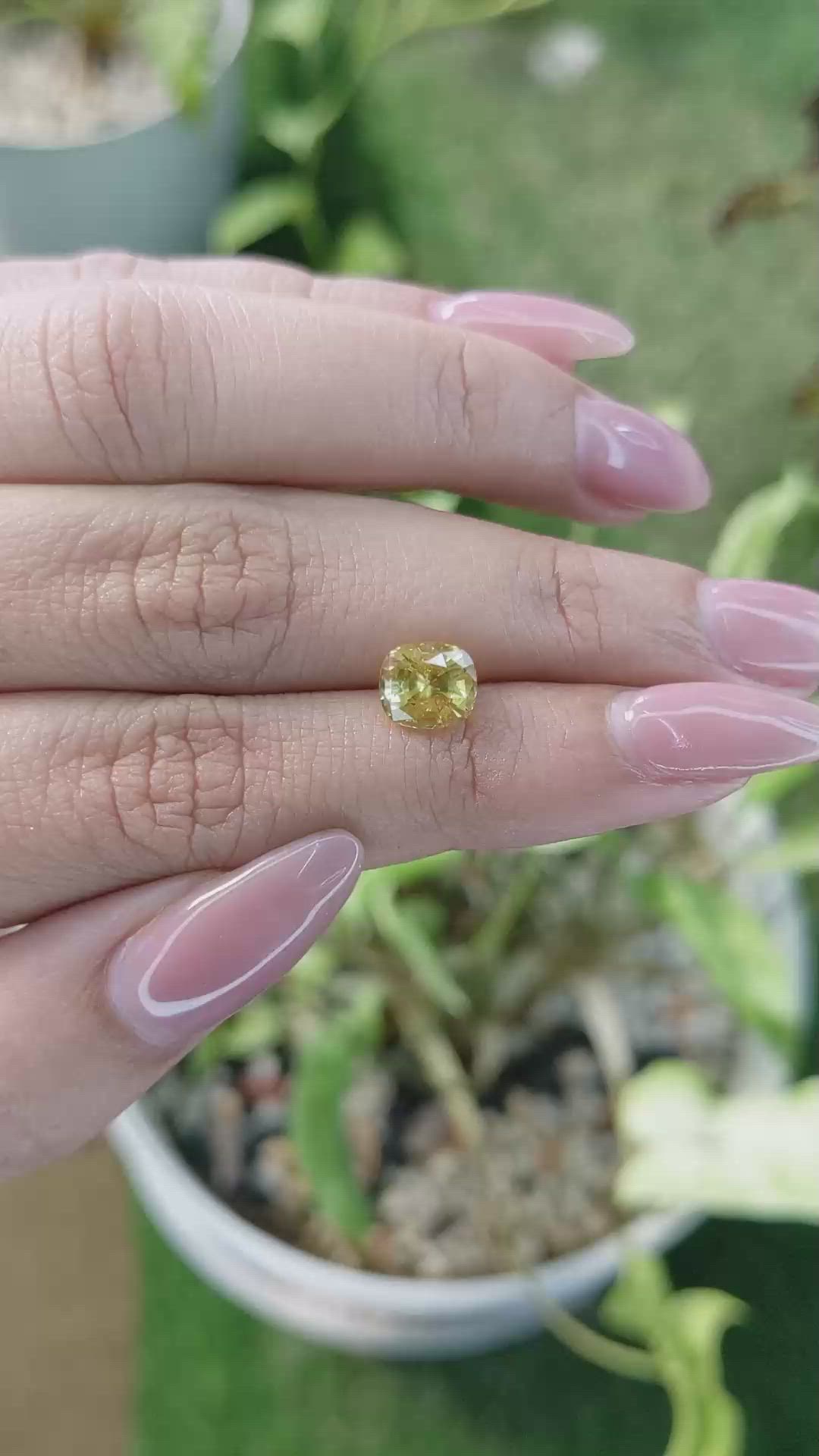 2.17 Ct. Yellow Sapphire from Ceylon (Sri Lanka) Size Video