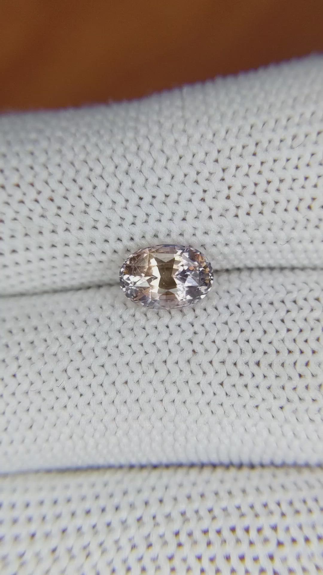 1.66 Ct. Padparadscha Sapphire from Ceylon (Sri Lanka) Size Video