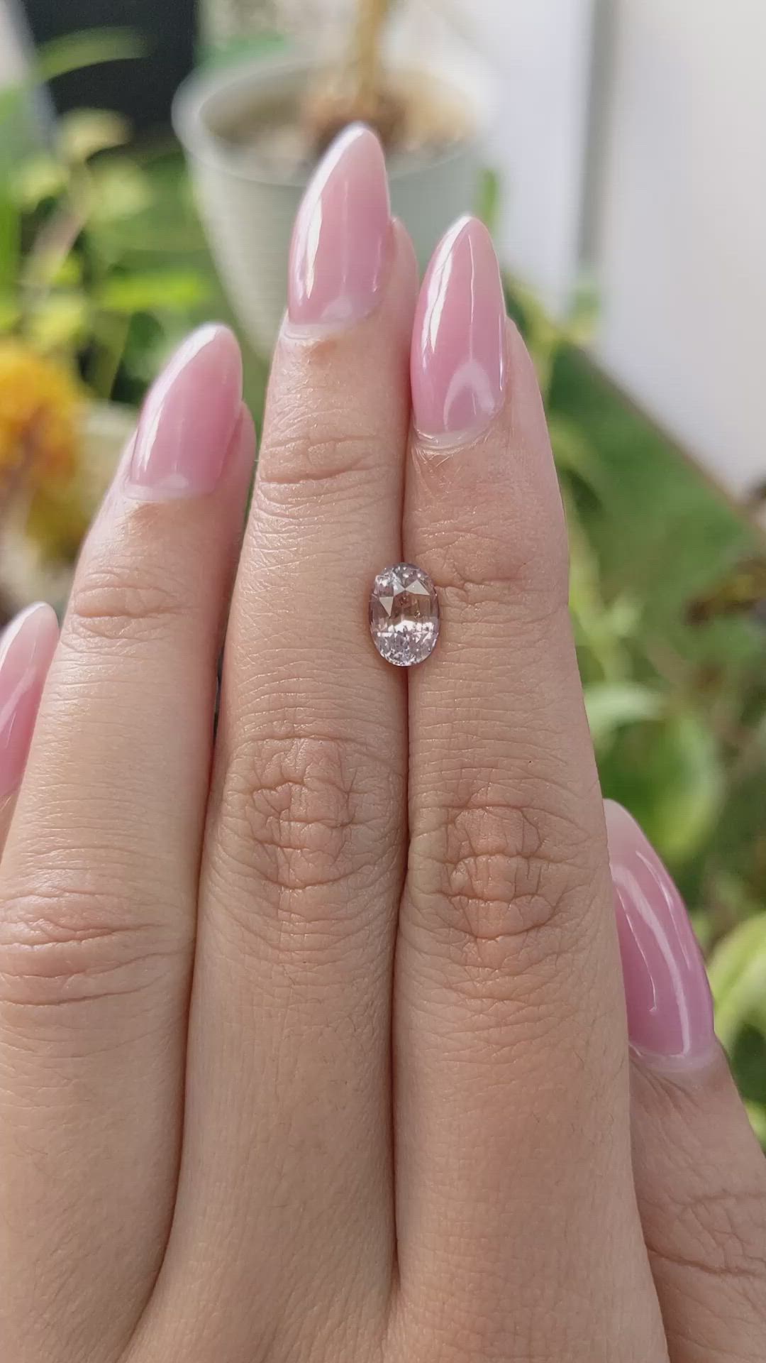 1.66 Ct. Padparadscha Sapphire from Ceylon (Sri Lanka) Size Video