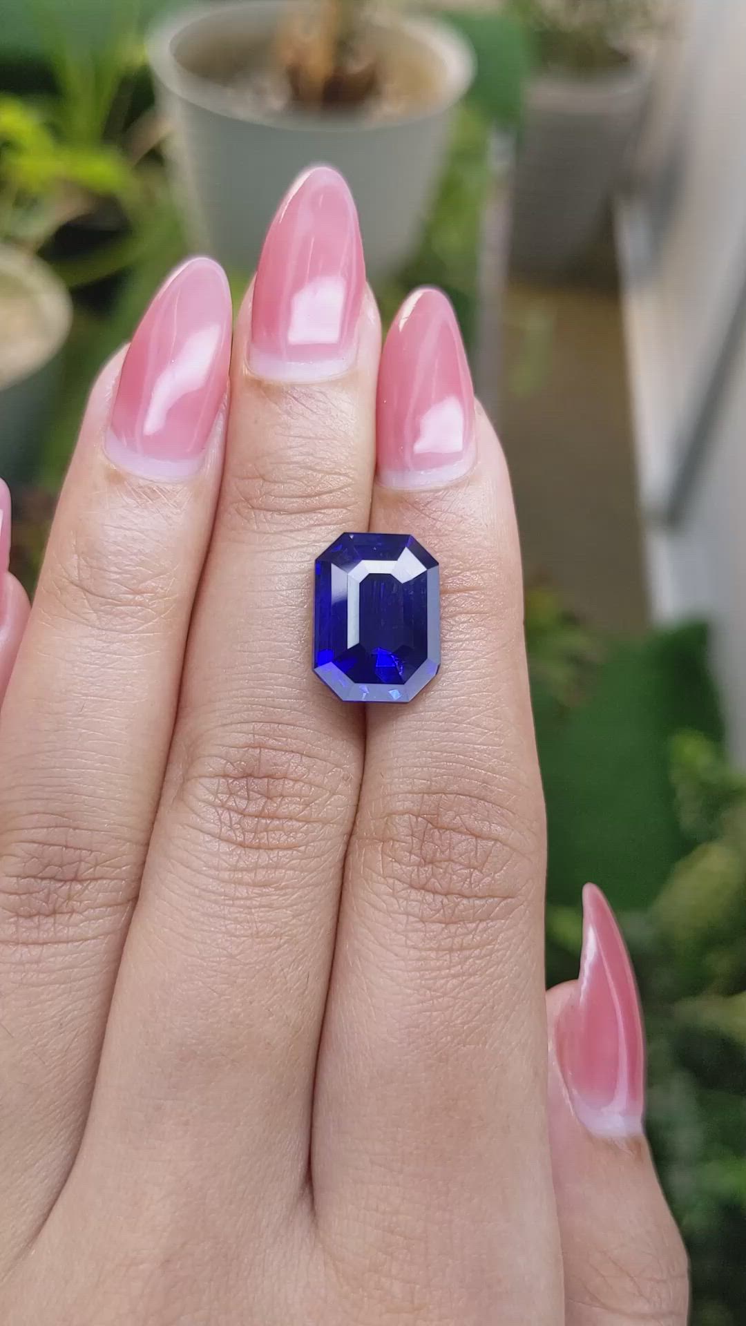 10.51 Ct. Blue Sapphire from Ceylon (Sri Lanka) Size Video