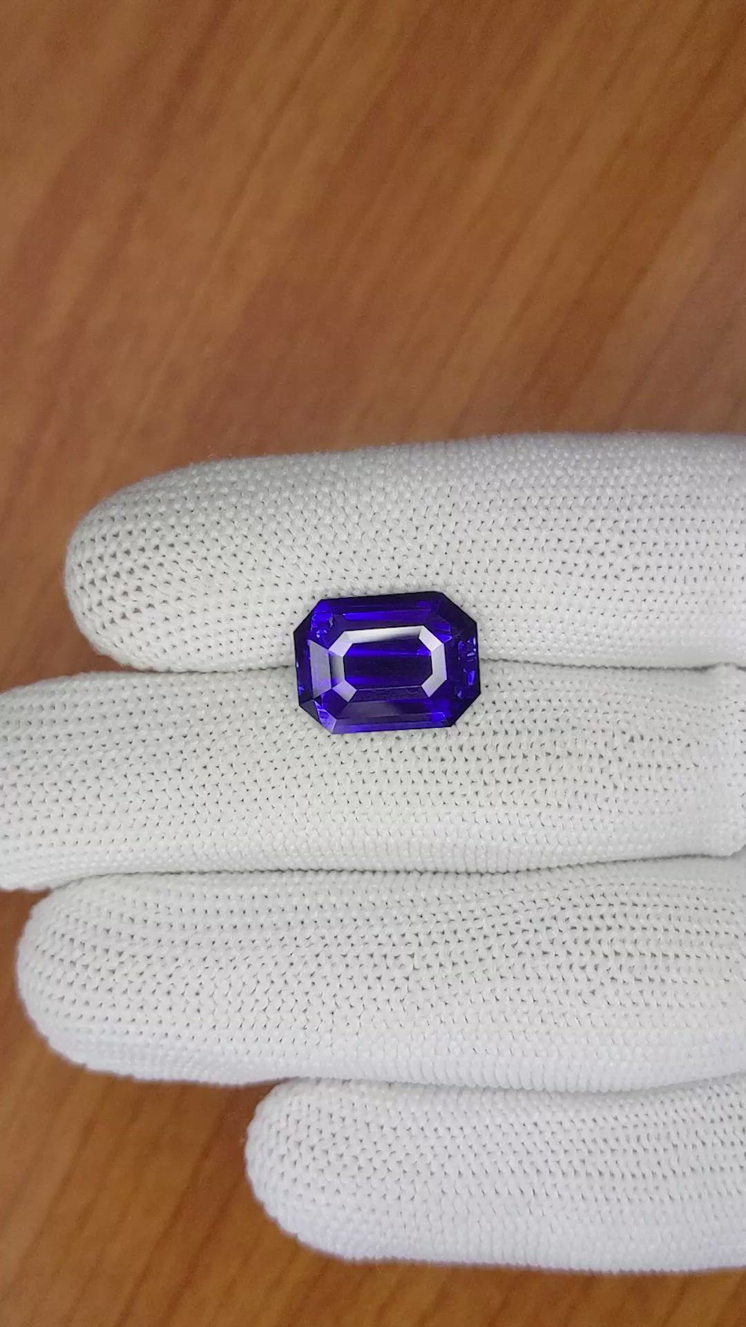 10.51 Ct. Blue Sapphire from Ceylon (Sri Lanka) Size Video