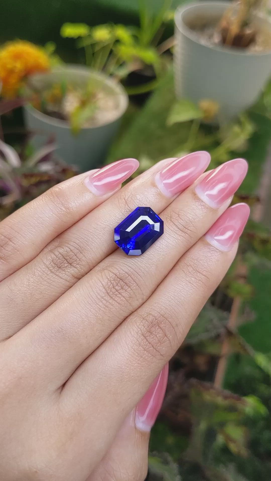 10.51 Ct. Blue Sapphire from Ceylon (Sri Lanka) Size Video