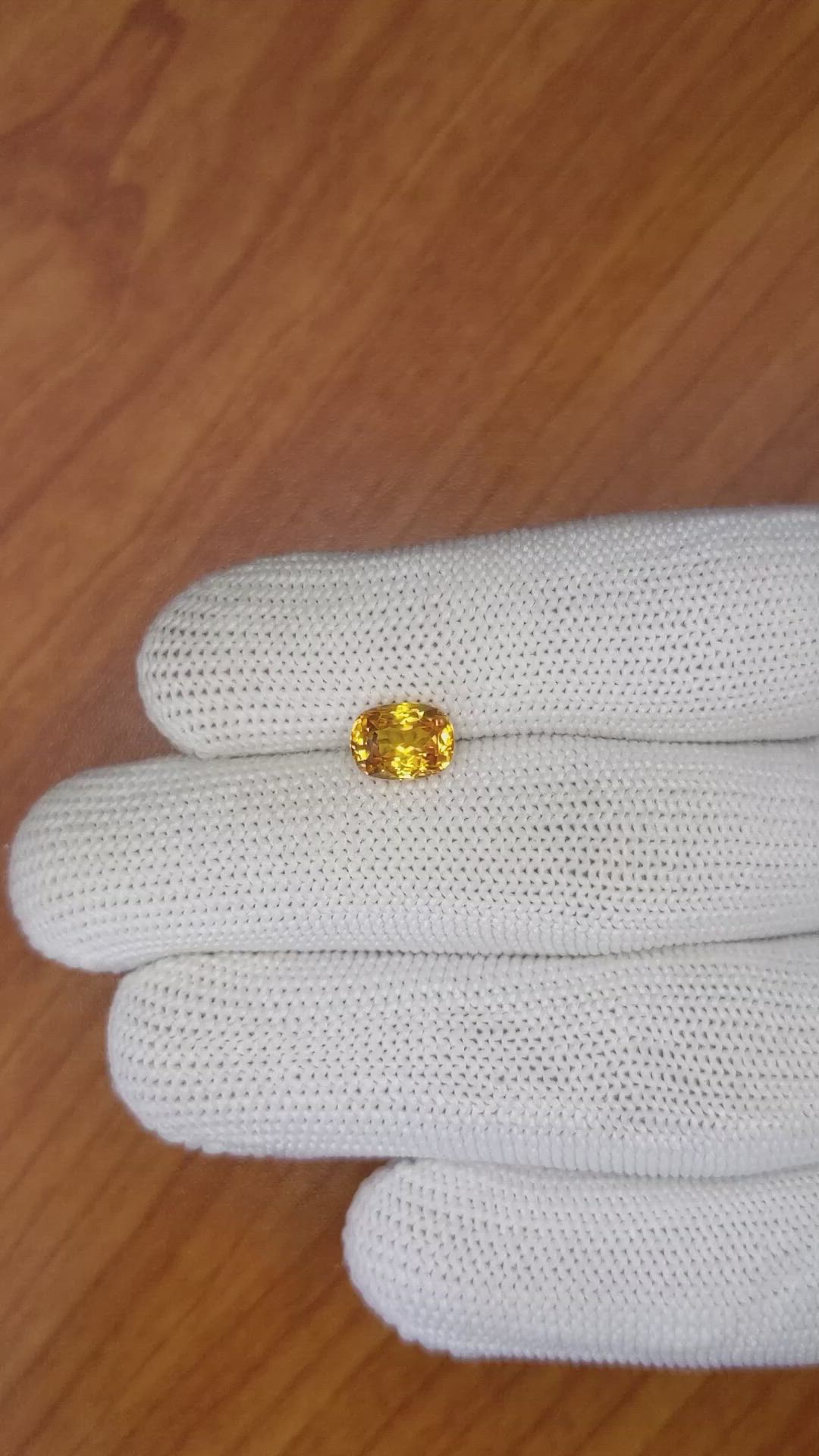2.05 Ct. Yellowish Orange Sapphire from Ceylon (Sri Lanka) Size Video