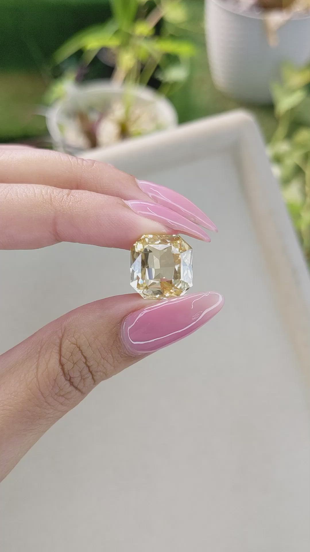 12.56 Ct. Yellow Sapphire from Ceylon (Sri Lanka) Size Video