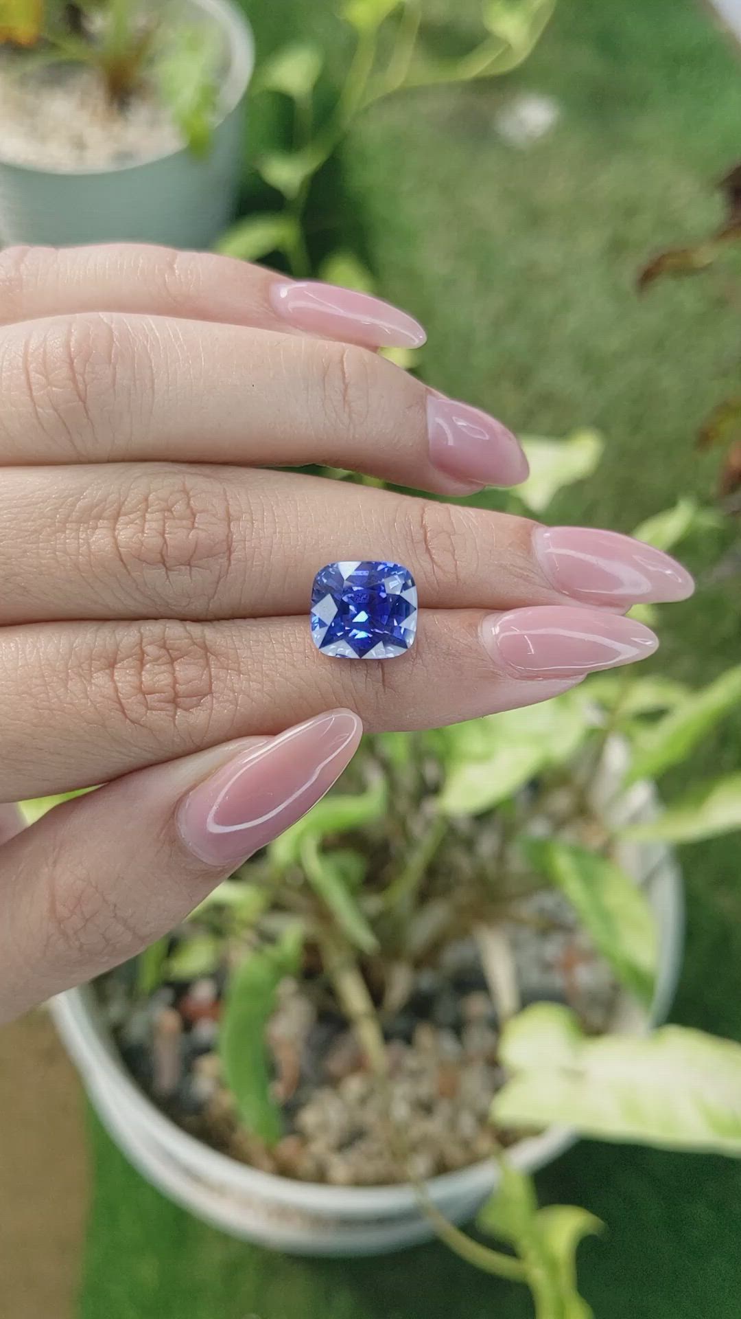 7.35 Ct. Blue Sapphire from Ceylon (Sri Lanka) Size Video