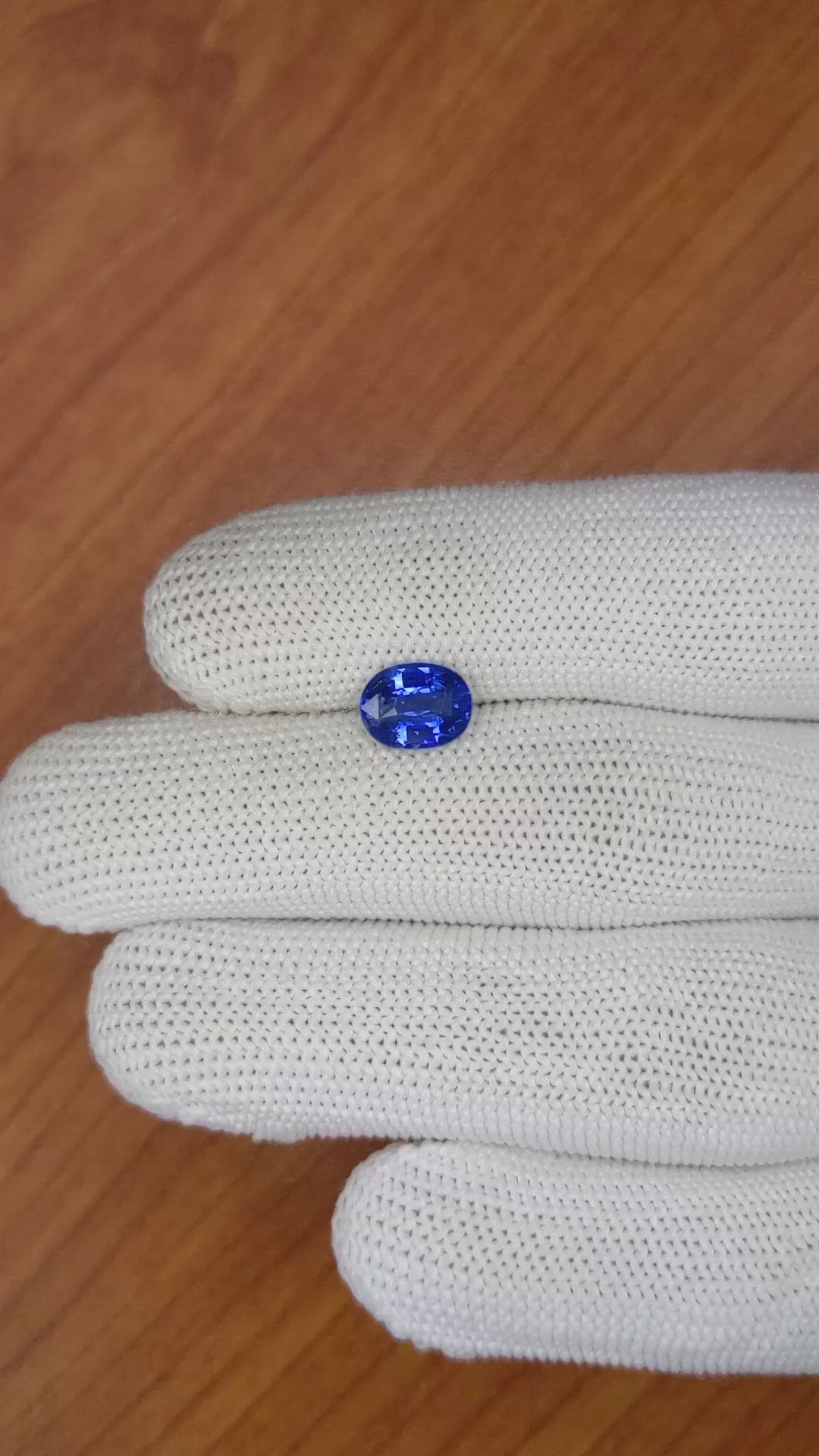 2.14 Ct. Blue Sapphire from Ceylon (Sri Lanka) Size Video