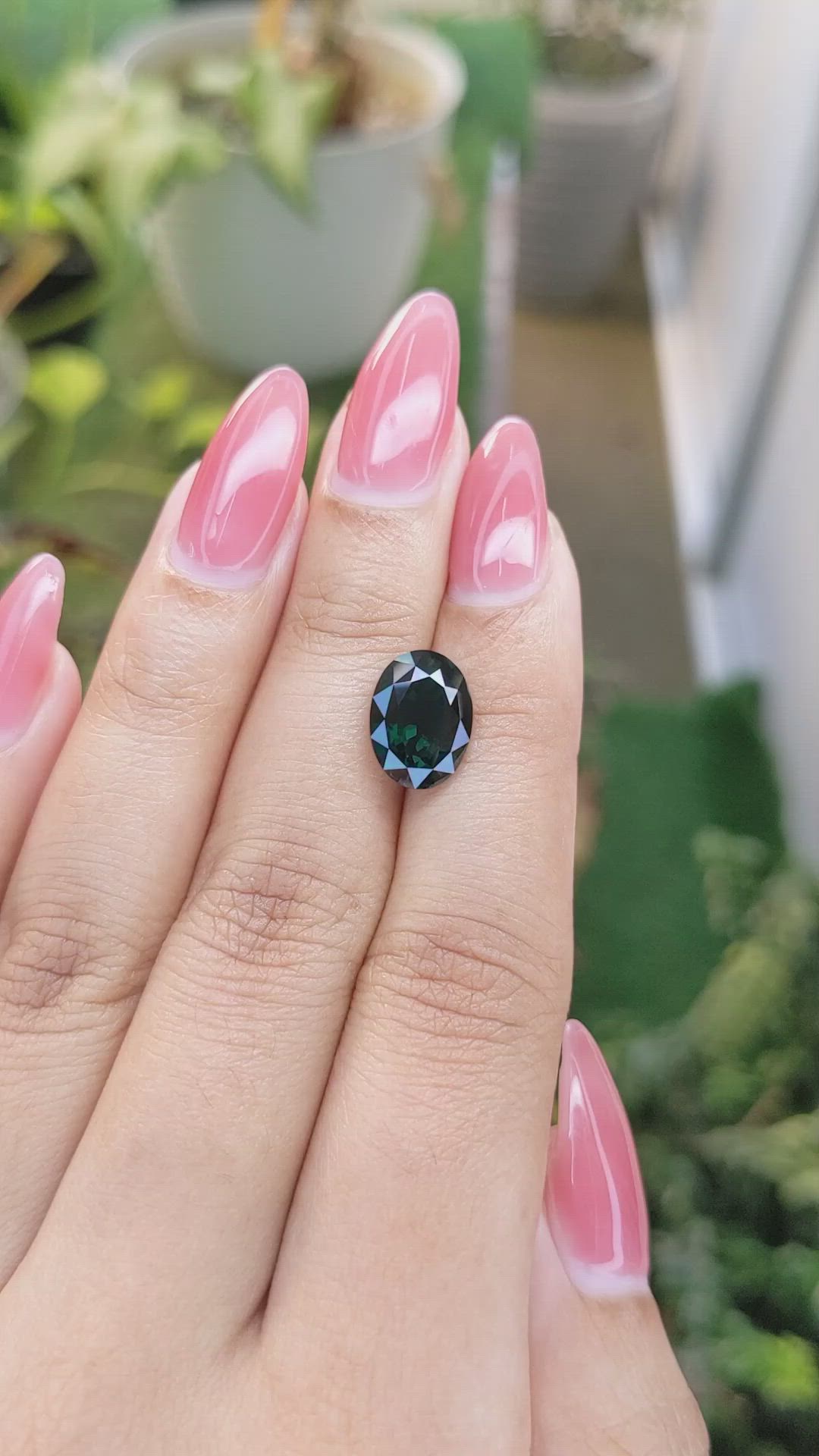 4.83 Ct. Green Sapphire from Ceylon (Sri Lanka) Size Video