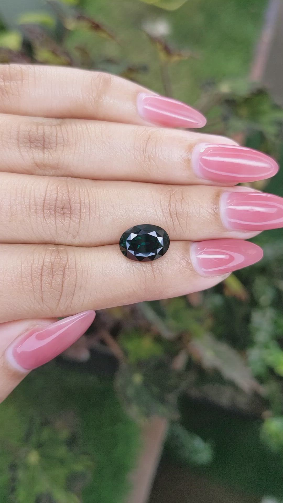 4.83 Ct. Green Sapphire from Ceylon (Sri Lanka) Size Video