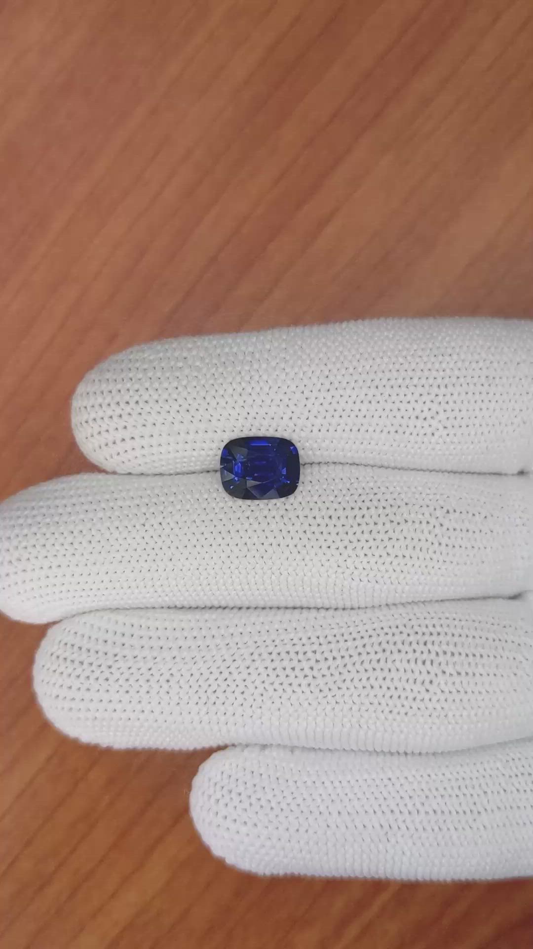 2.81 Ct. Blue Sapphire from Ceylon (Sri Lanka) Size Video