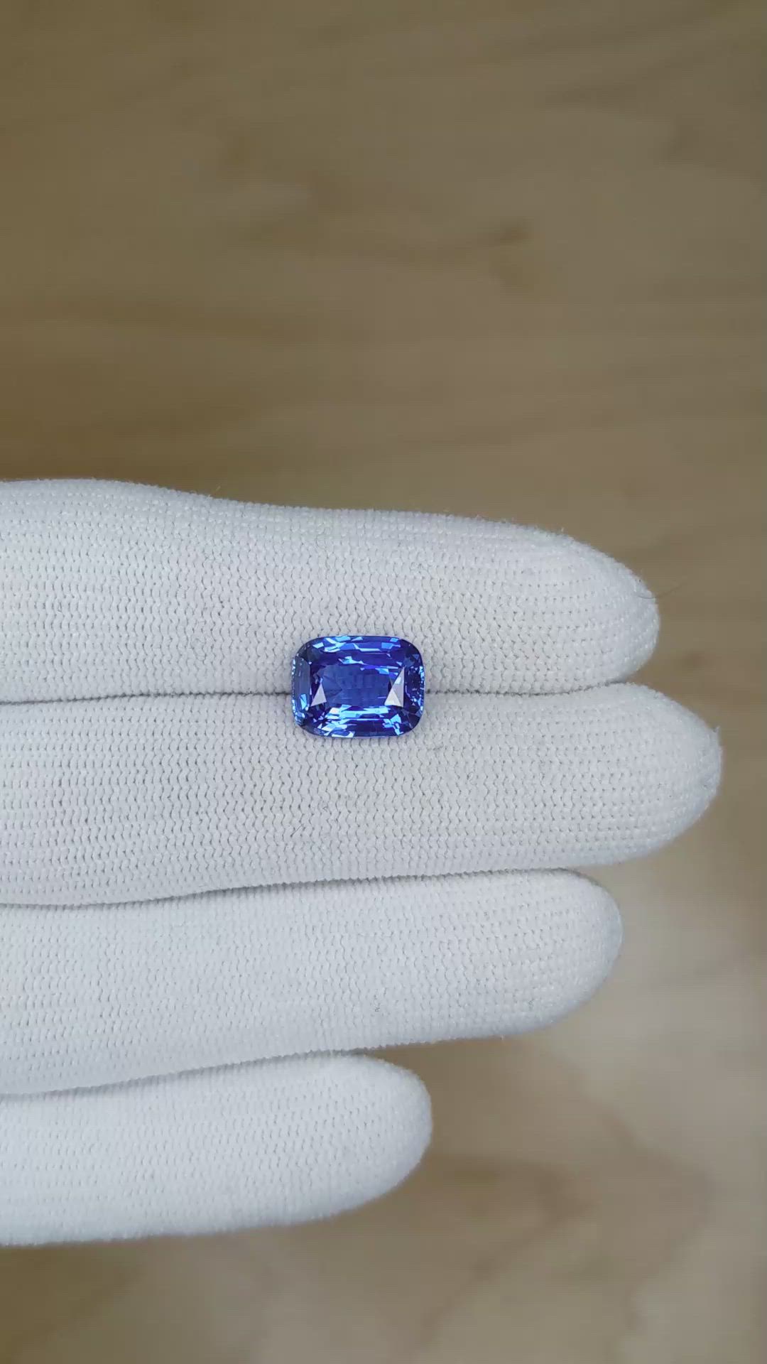 5.09 Ct. Blue Sapphire from Ceylon (Sri Lanka) Size Video