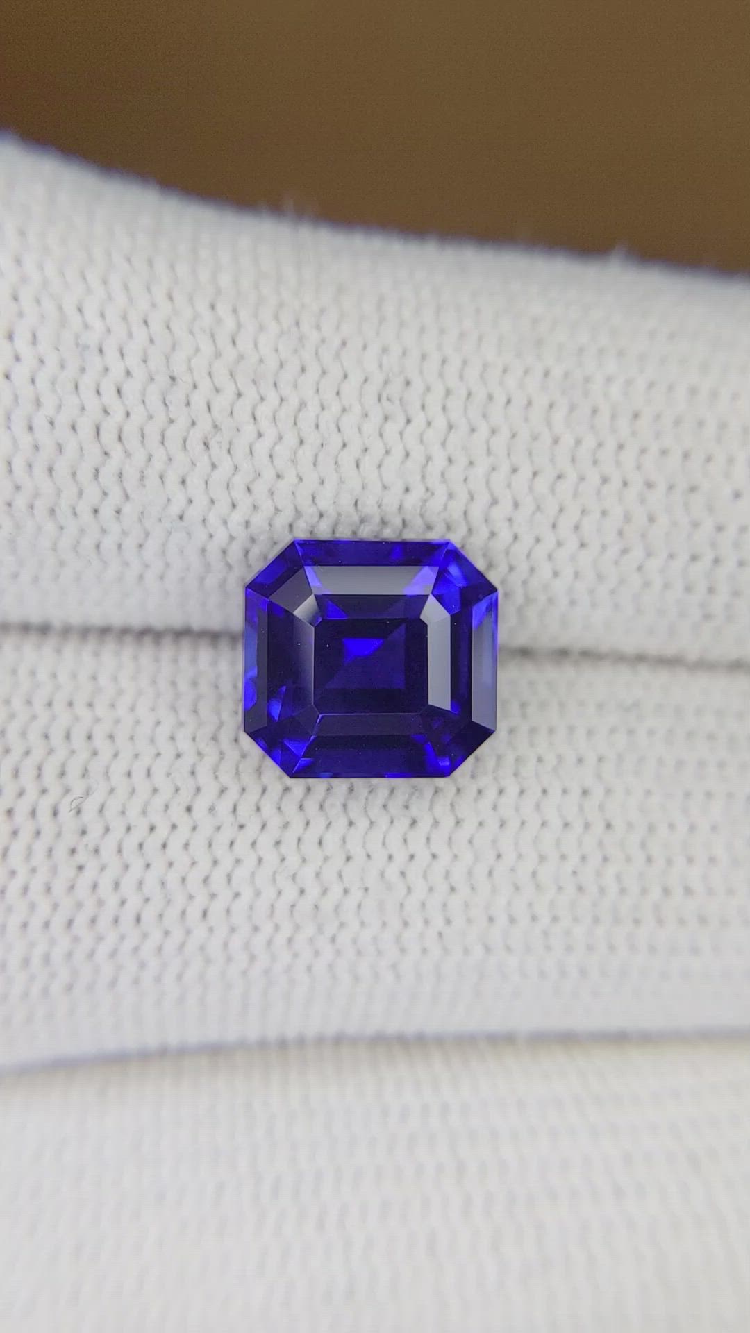 5.06 Ct. Blue Sapphire from Ceylon (Sri Lanka) Size Video