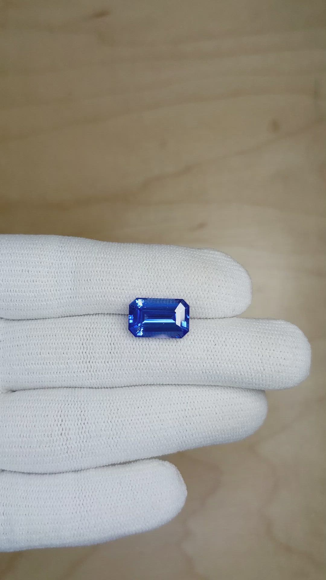 6.20 Ct. Blue Sapphire from Ceylon (Sri Lanka) Size Video