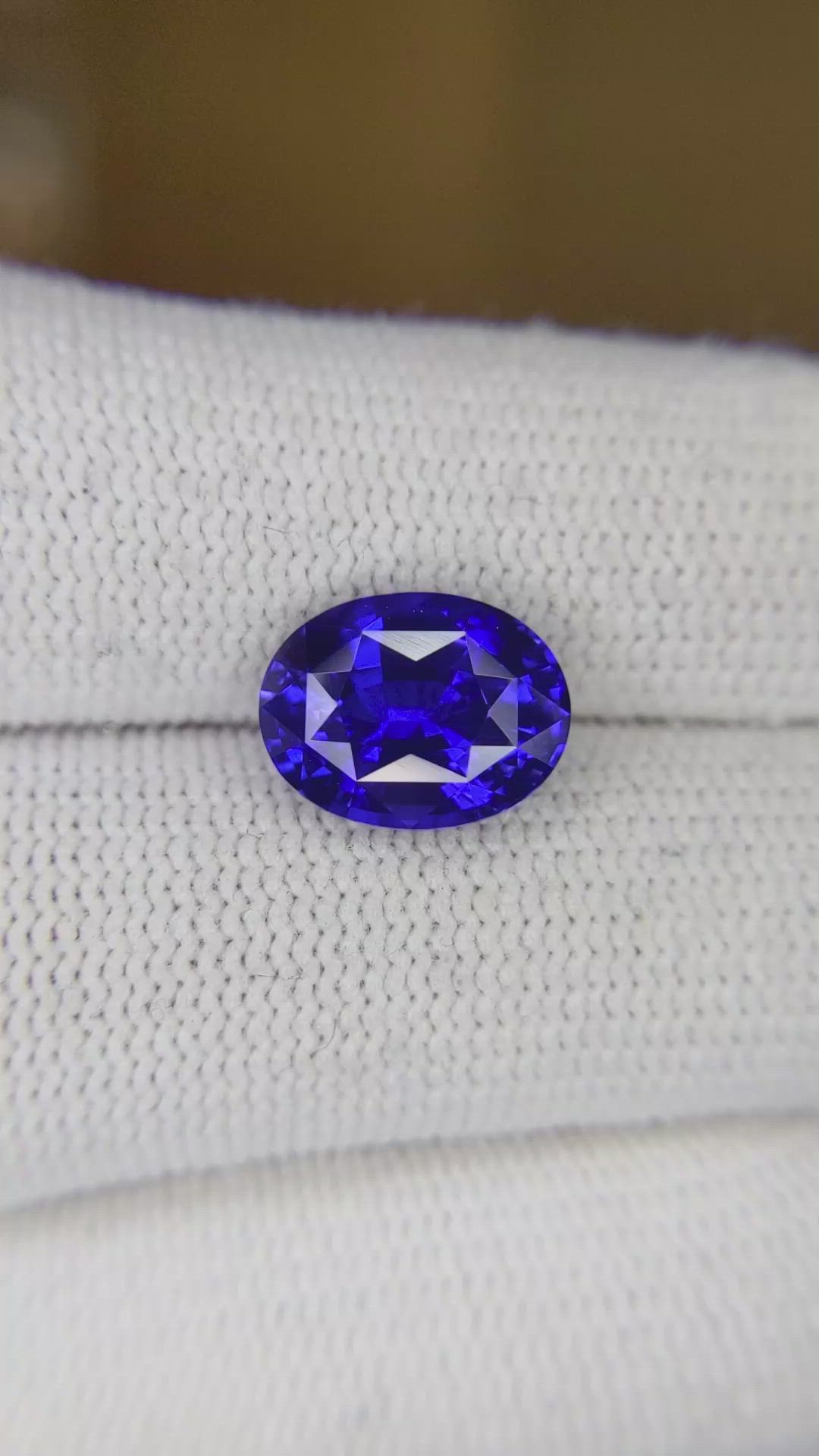 5.02 Ct. Blue Sapphire from Ceylon (Sri Lanka) Size Video