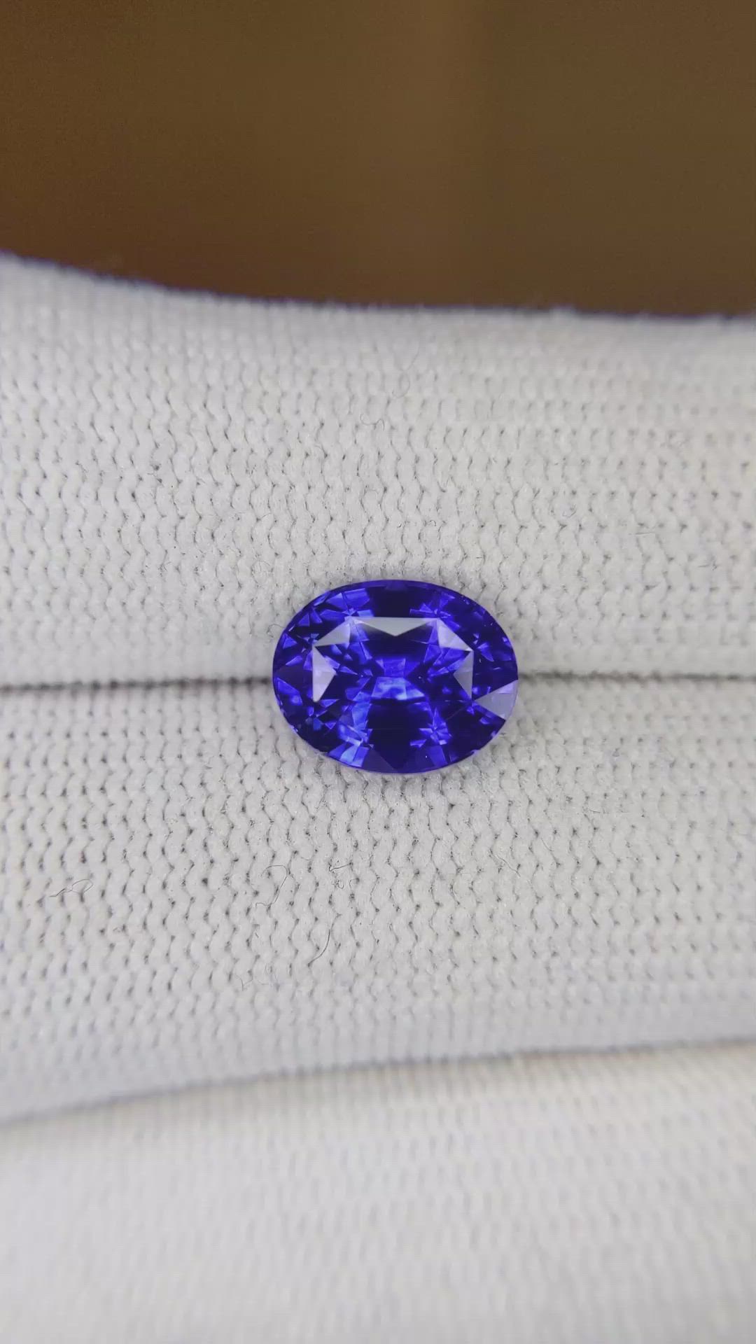 3.20 Ct. Blue Sapphire from Ceylon (Sri Lanka) Size Video