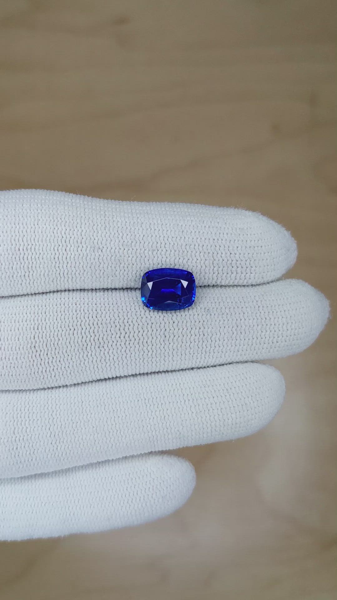 3.24 Ct. Blue Sapphire from Ceylon (Sri Lanka) Size Video