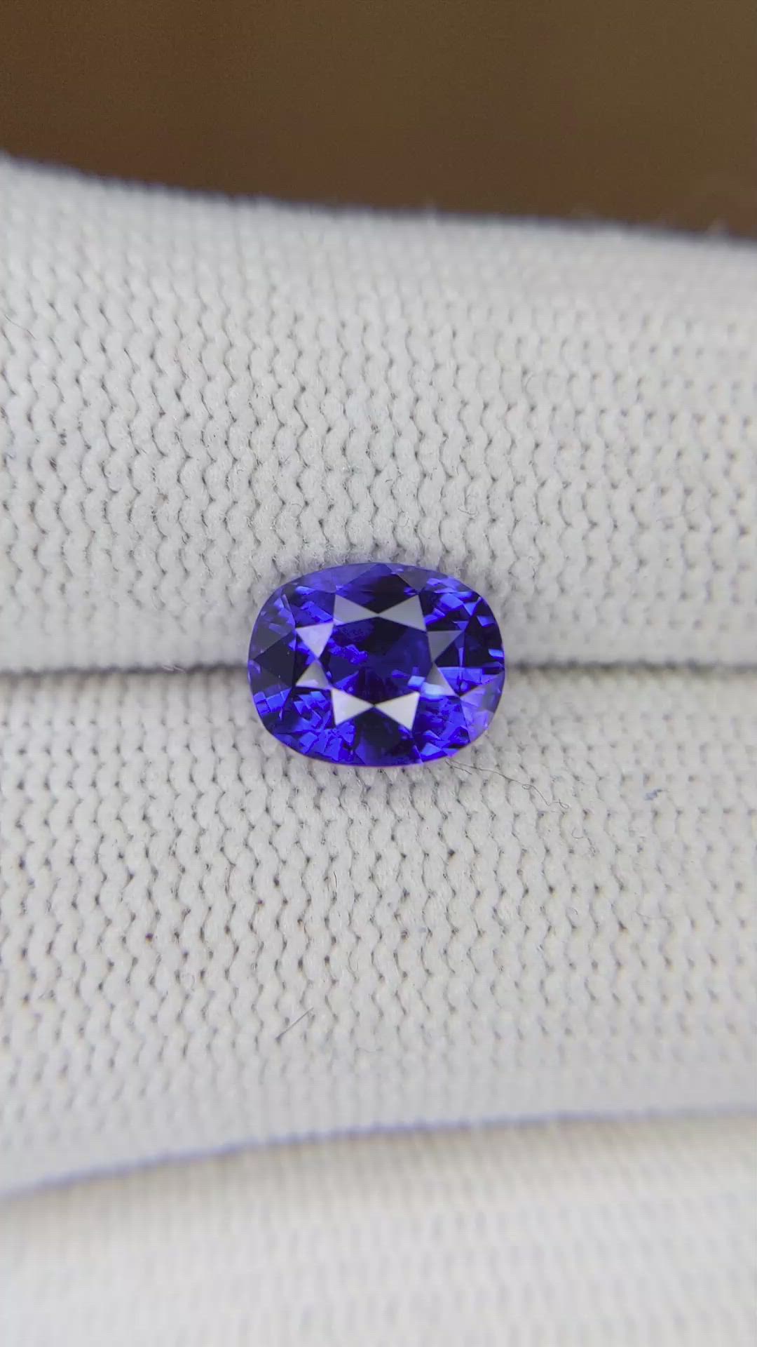 2.52 Ct. Blue Sapphire from Ceylon (Sri Lanka) Size Video