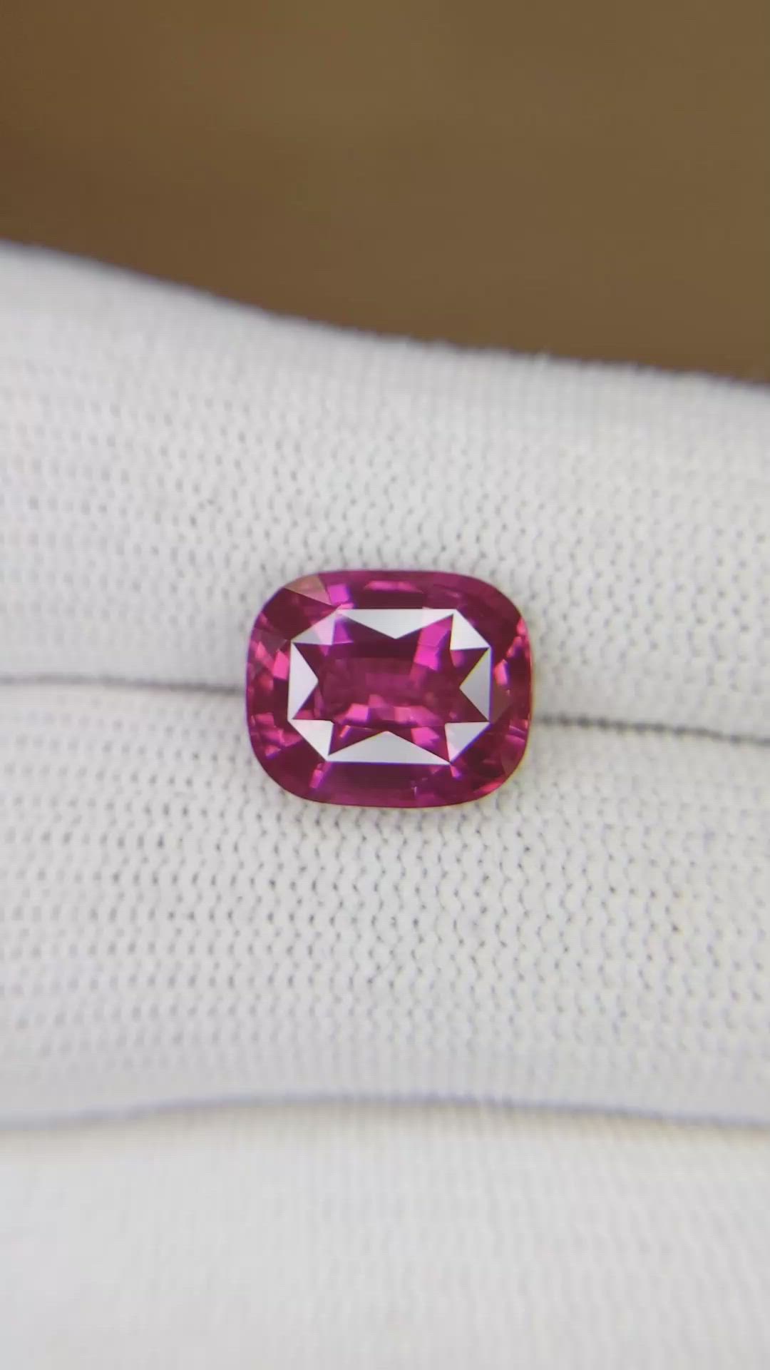 6.03 Ct. Purplish Pink Sapphire from Ceylon (Sri Lanka) Size Video