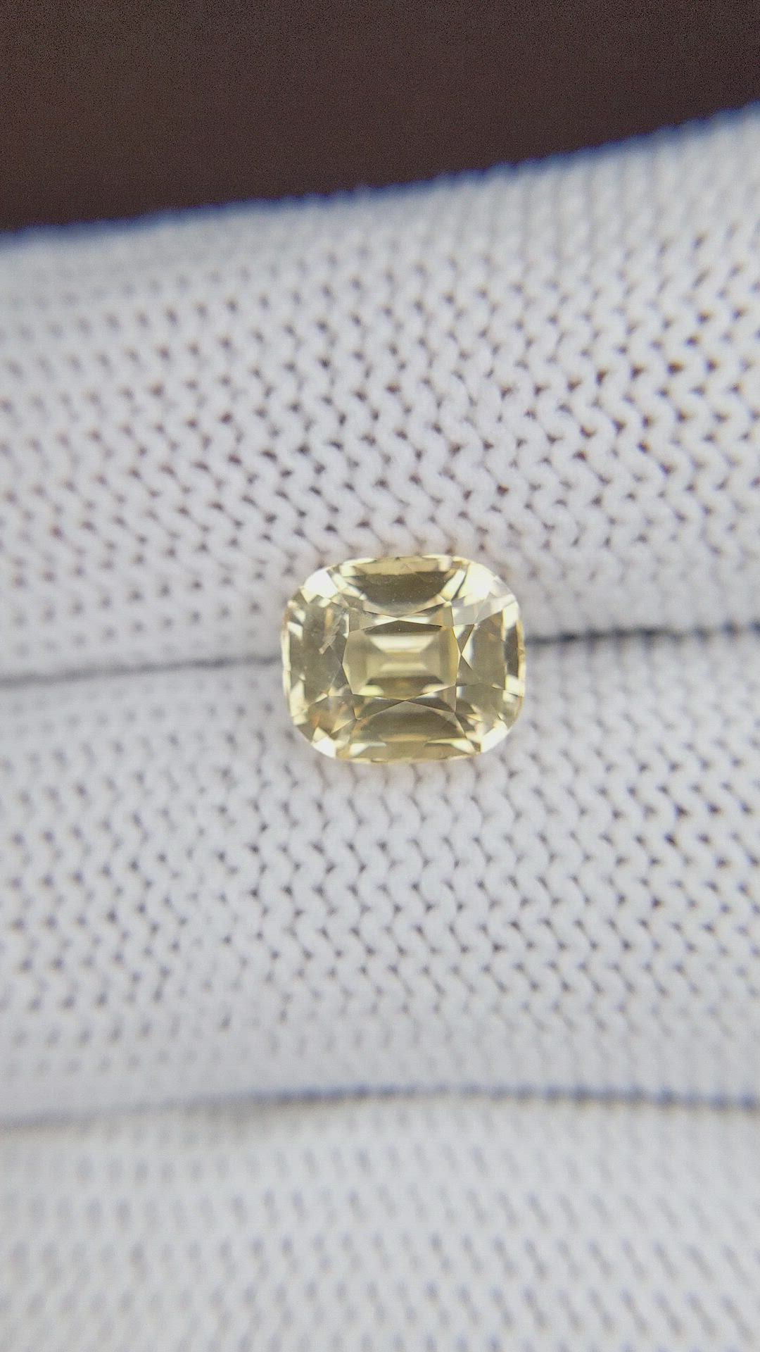 3.52 Ct. Yellow Sapphire from Ceylon (Sri Lanka) Size Video