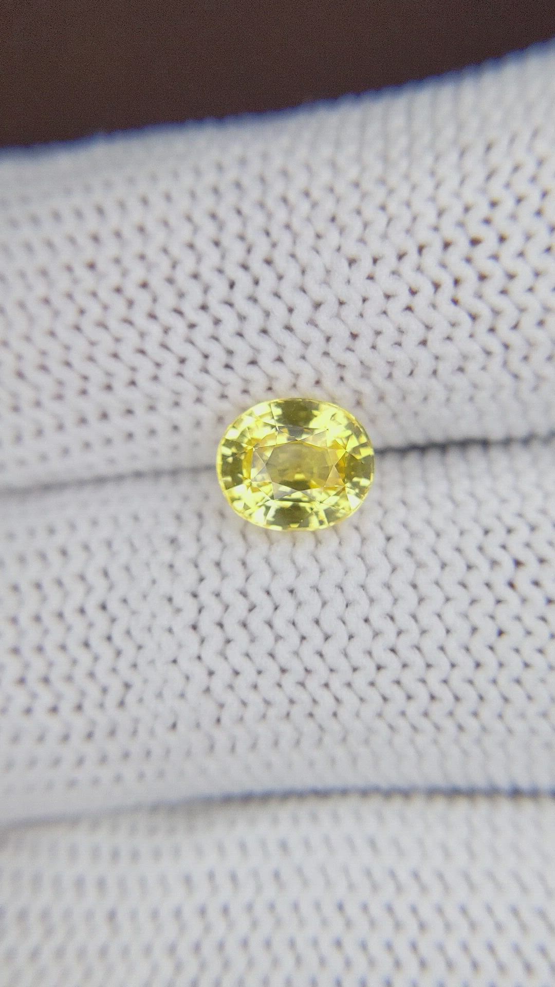 2.03 Ct. Yellow Sapphire from Ceylon (Sri Lanka) Size Video