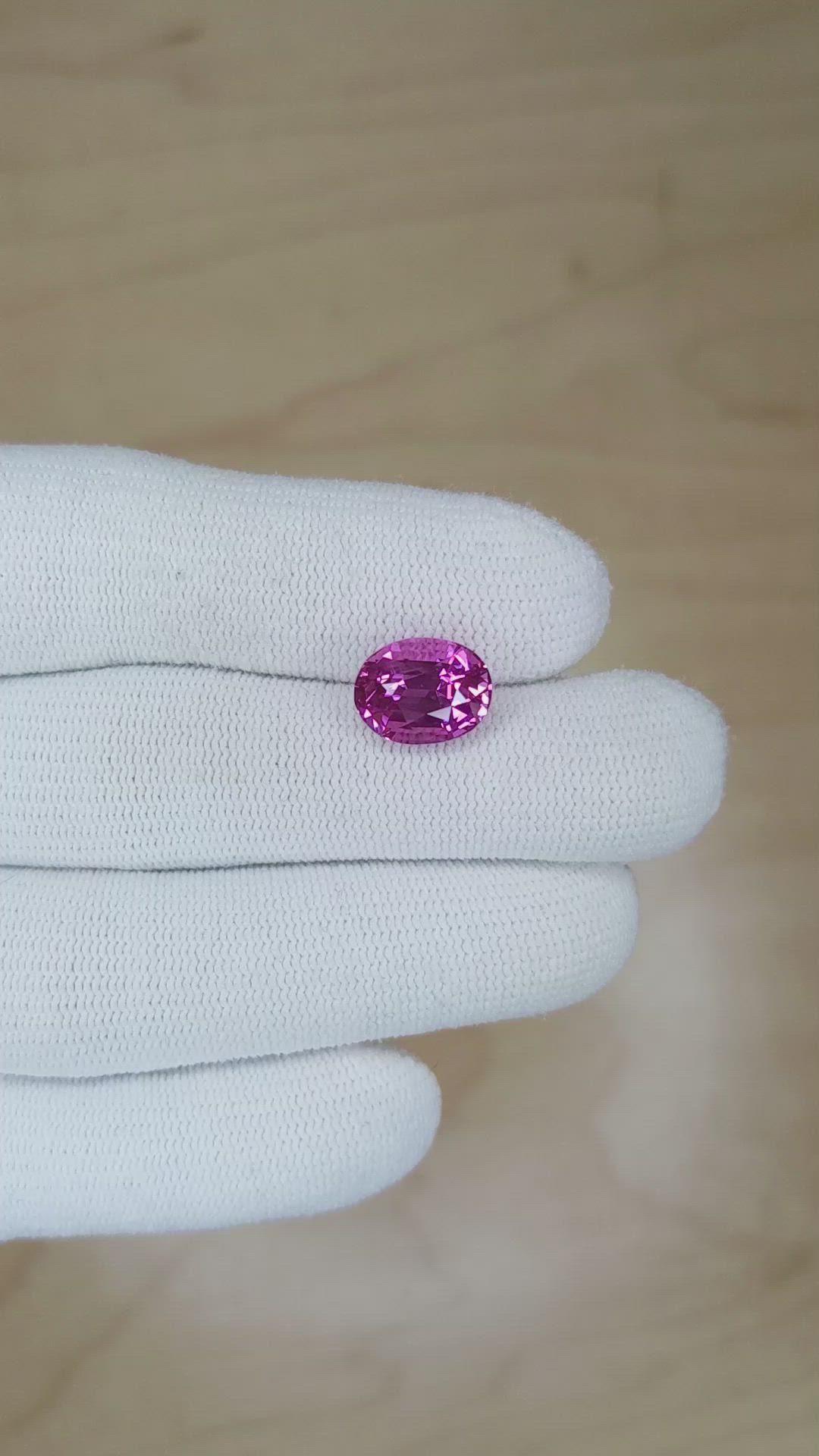 5.13 Ct. Pinkish Purple Sapphire from Ceylon (Sri Lanka) Size Video